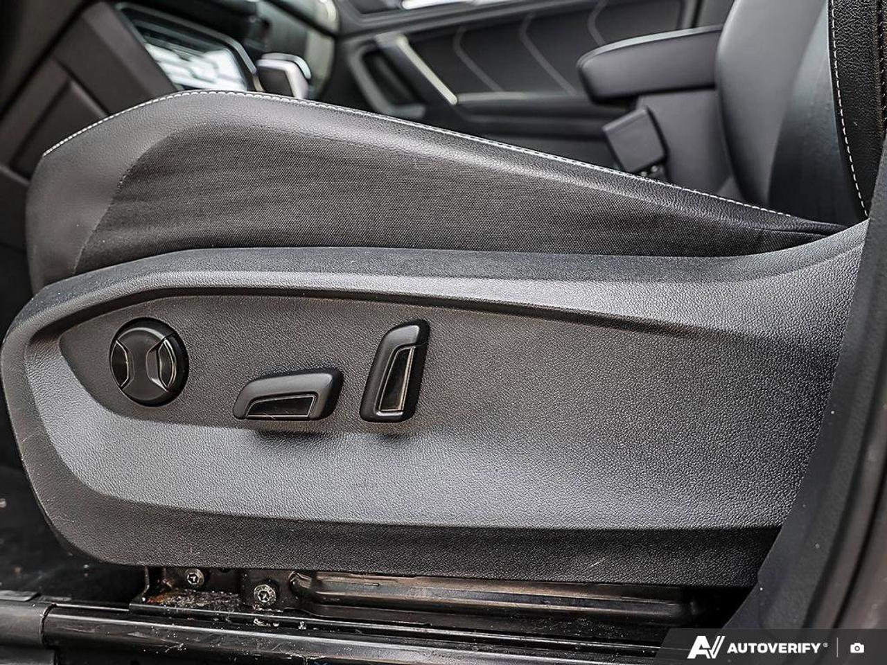 2022 Volkswagen Tiguan ComfortlineACCIDENT-FREE, AWD, CARPLAY, AWD, HTD S Photo