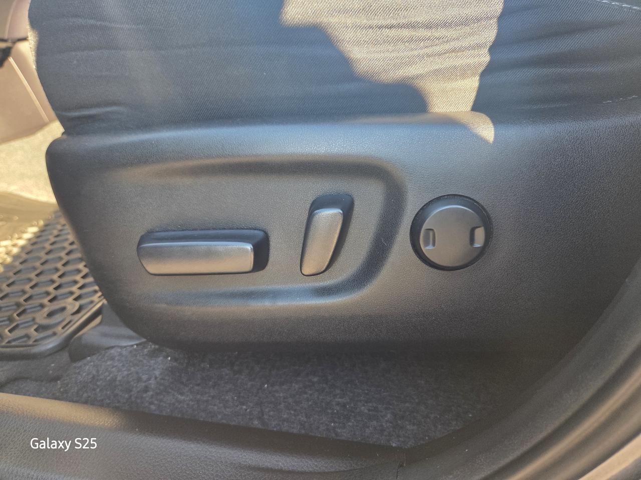 2017 Toyota RAV4 XLE AWD ROOF ALLOYS BLUE TOOTH CLEAN $ 14,688.00 Photo