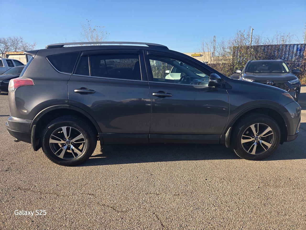 2017 Toyota RAV4 XLE AWD ROOF ALLOYS BLUE TOOTH CLEAN $ 14,688.00 Photo