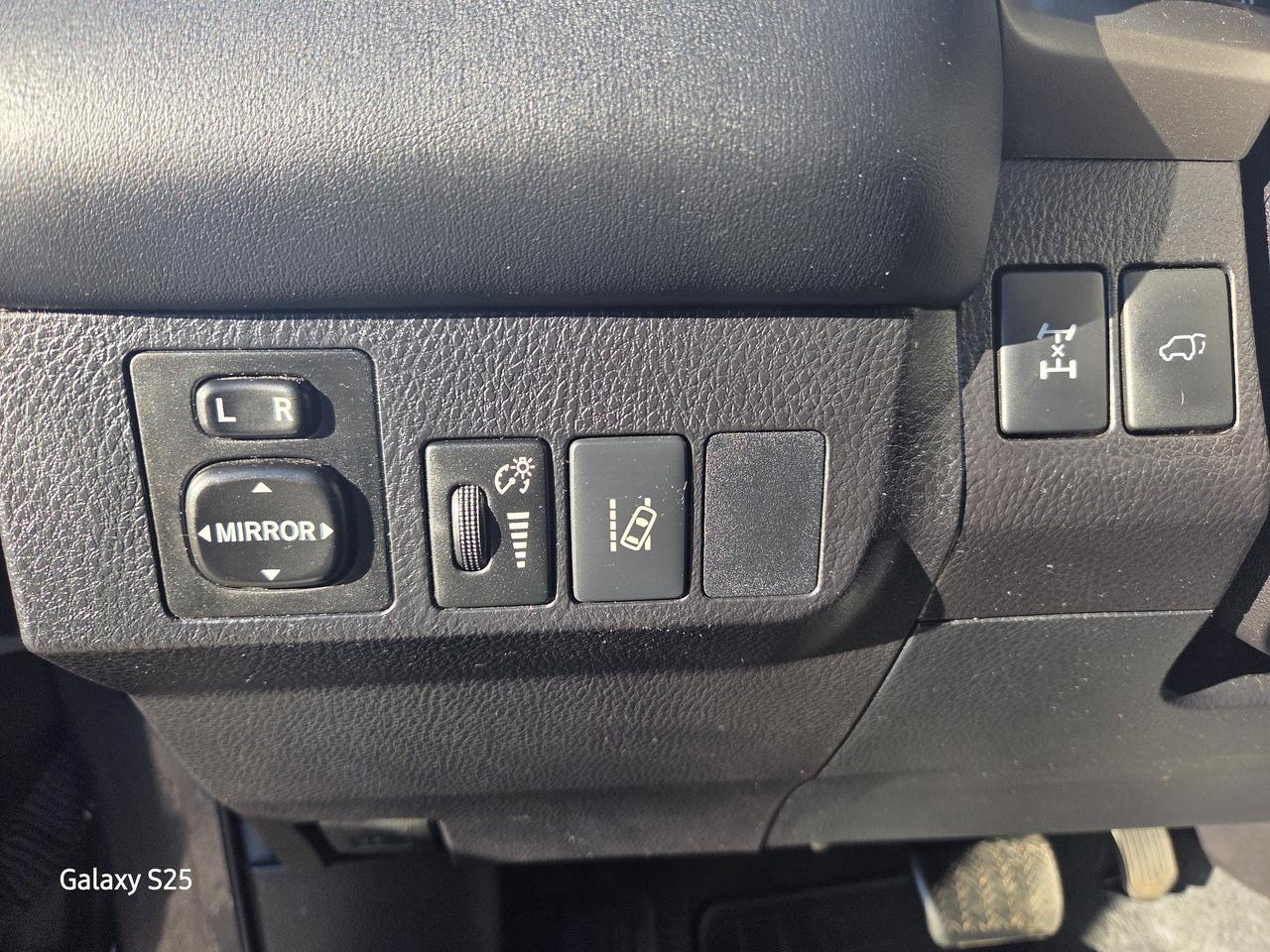 2017 Toyota RAV4 XLE AWD ROOF ALLOYS BLUE TOOTH CLEAN $ 14,688.00 Photo