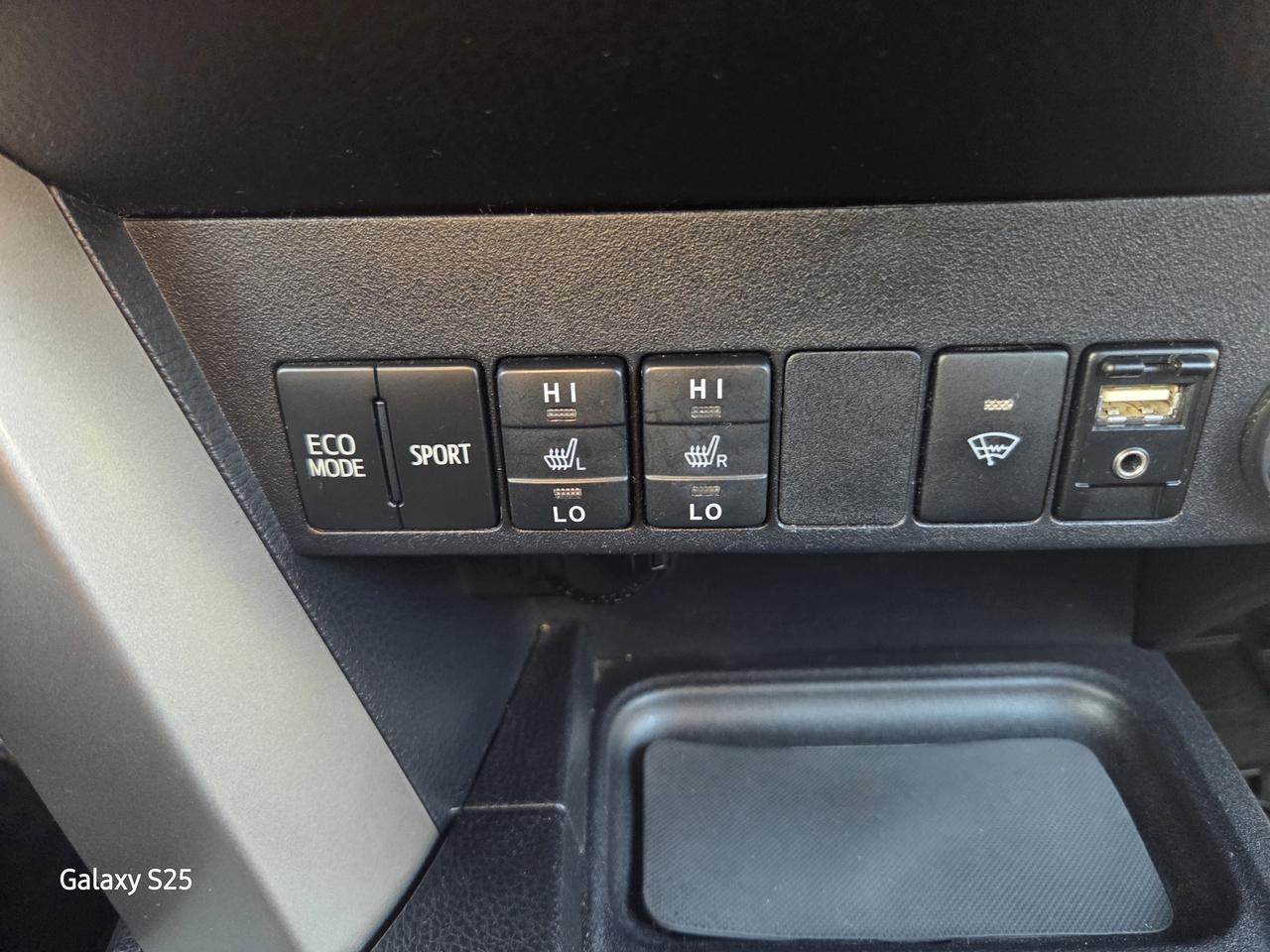 2017 Toyota RAV4 XLE AWD ROOF ALLOYS BLUE TOOTH CLEAN $ 14,688.00 Photo