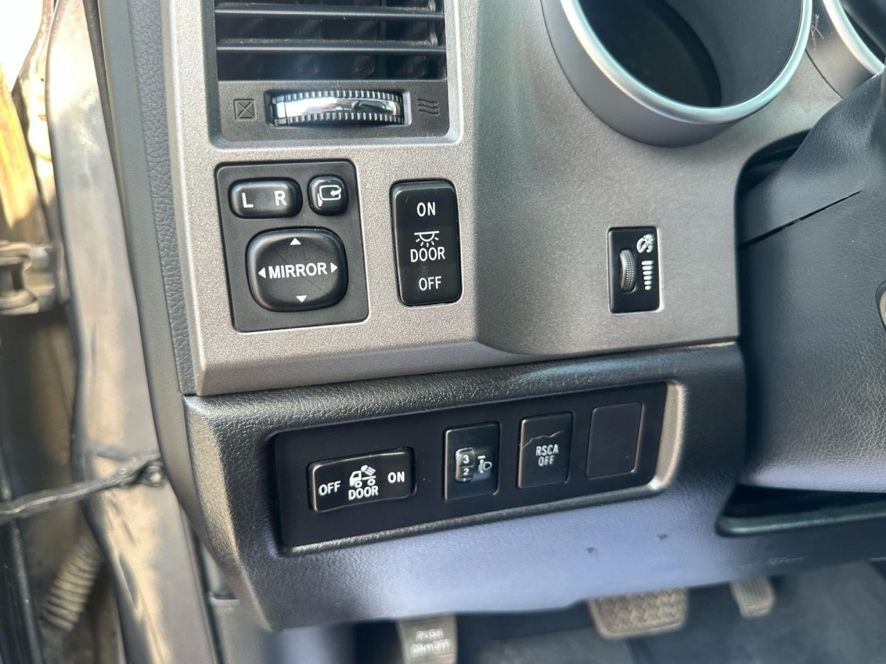 2012 Toyota Tundra PLATINUM ~ 4WD Crewmax 146 5.7L Photo