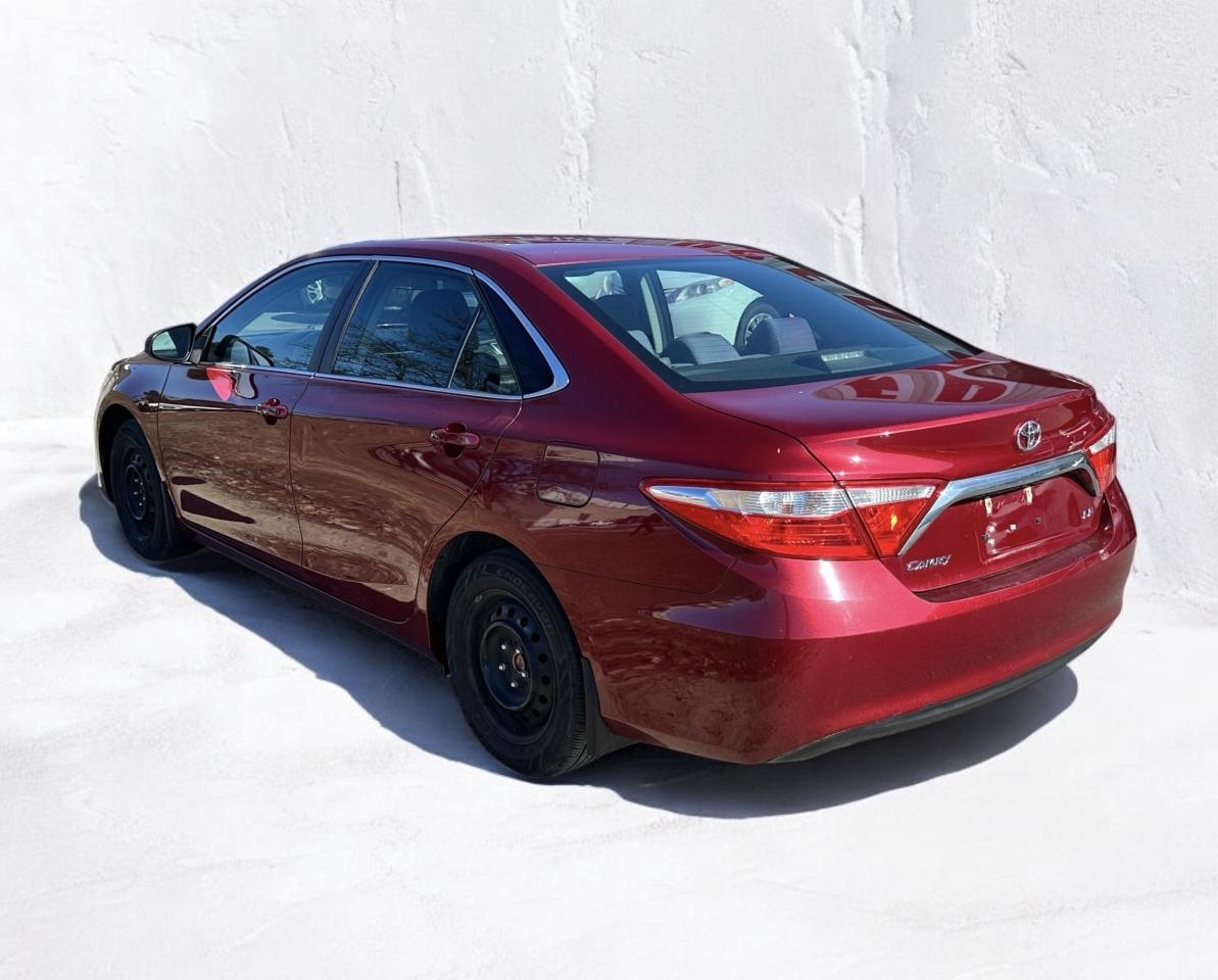 2015 Toyota Camry LE ~ NO ACCIDENTS ~ SAFETY INCLUDED Photo3