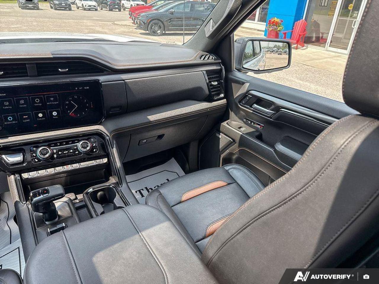 2024 GMC Sierra 1500 AT4 OFF ROAD SUSPENSION PKG, RUNNING BOARDS, TONNE Photo