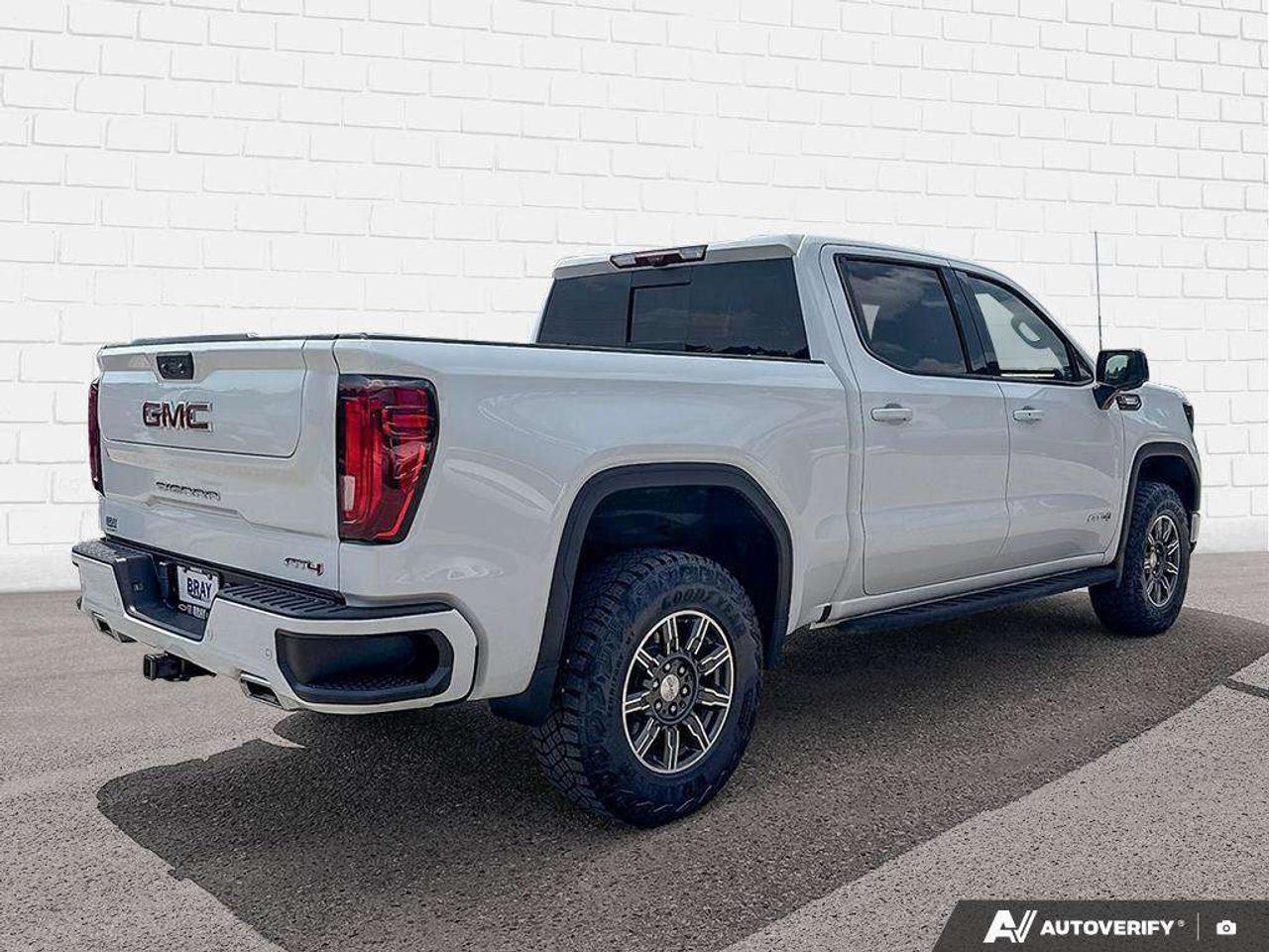 2024 GMC Sierra 1500 OFF ROAD SUSPENSION PKG. RUNNING BOARDS. TONNEAU. AT4 PREMIUM PKG. HITCH GUIDANCE W/HITCH VIEW. Photo4