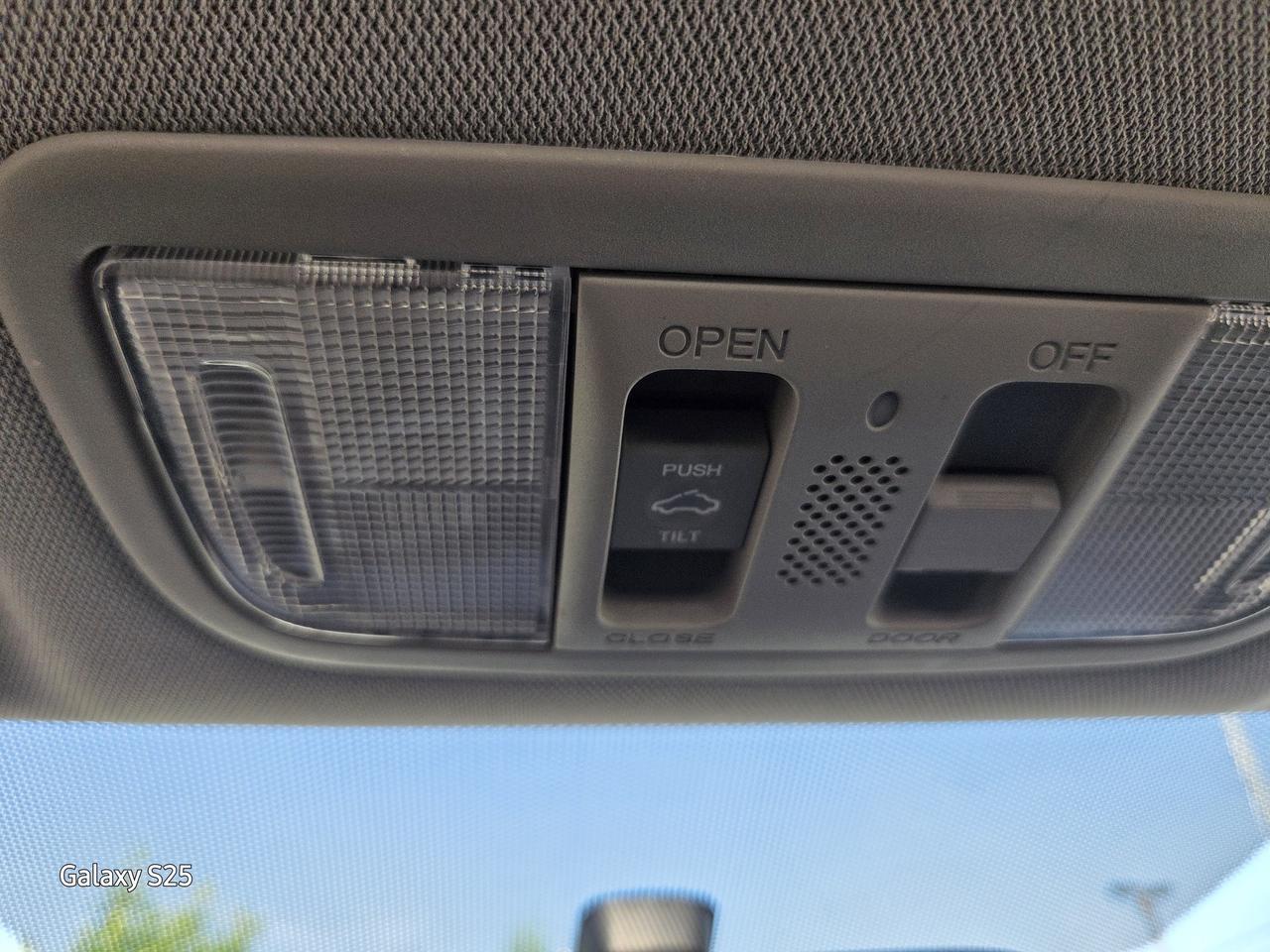 2015 Honda Civic EX ROOF ALLOYS REAR VIEW CAMERA $ 12,888.00 Photo