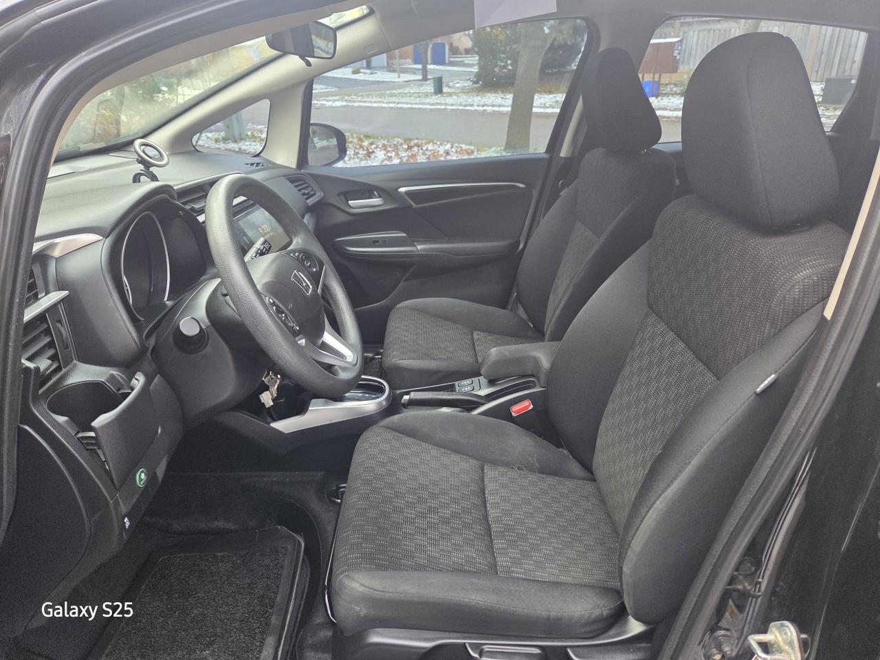 2017 Honda Fit LX AUTO AIR BLUETOOTH  POWER GROUP CLEAN $ 11,988. Photo