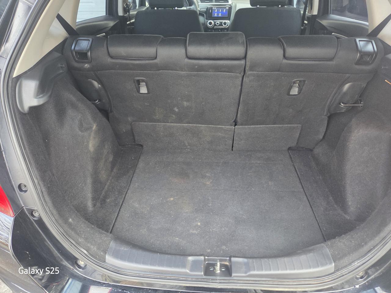 2017 Honda Fit LX AUTO AIR BLUETOOTH  POWER GROUP CLEAN $ 11,988. Photo