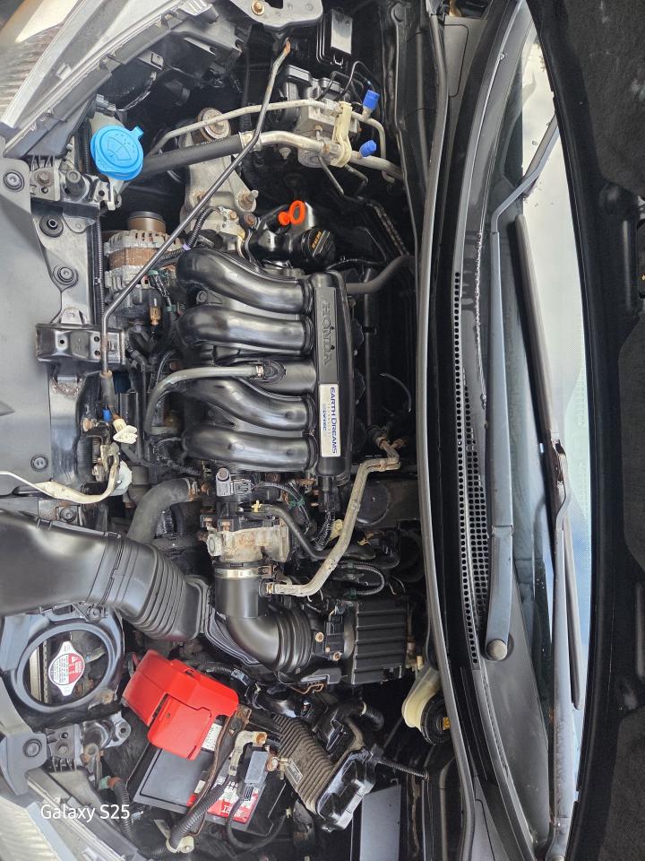 2017 Honda Fit LX AUTO AIR BLUETOOTH  POWER GROUP CLEAN $ 11,988. Photo