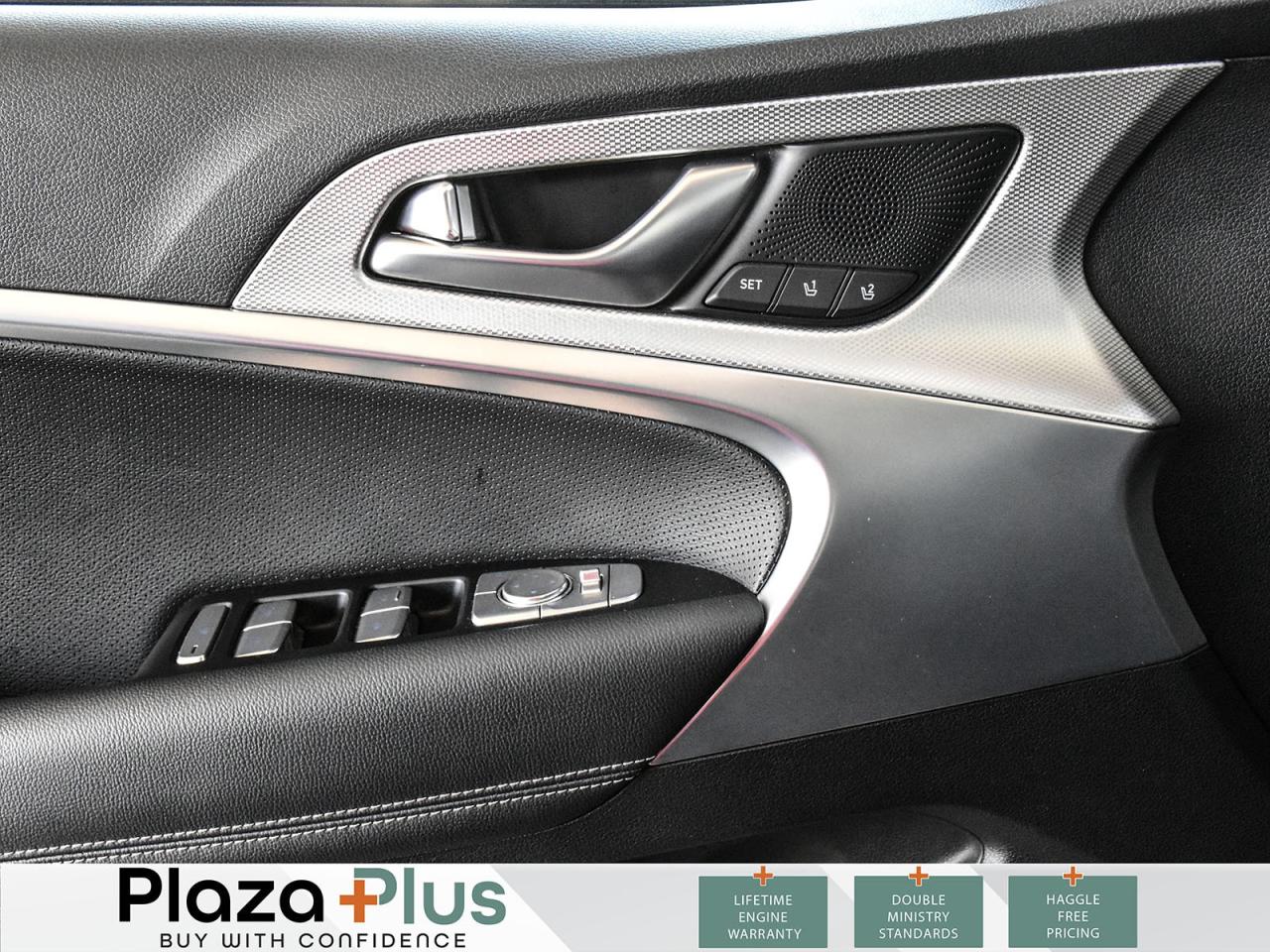 2025 Genesis G70 2.5T Advanced One owner / Clean CarFax report / Photo