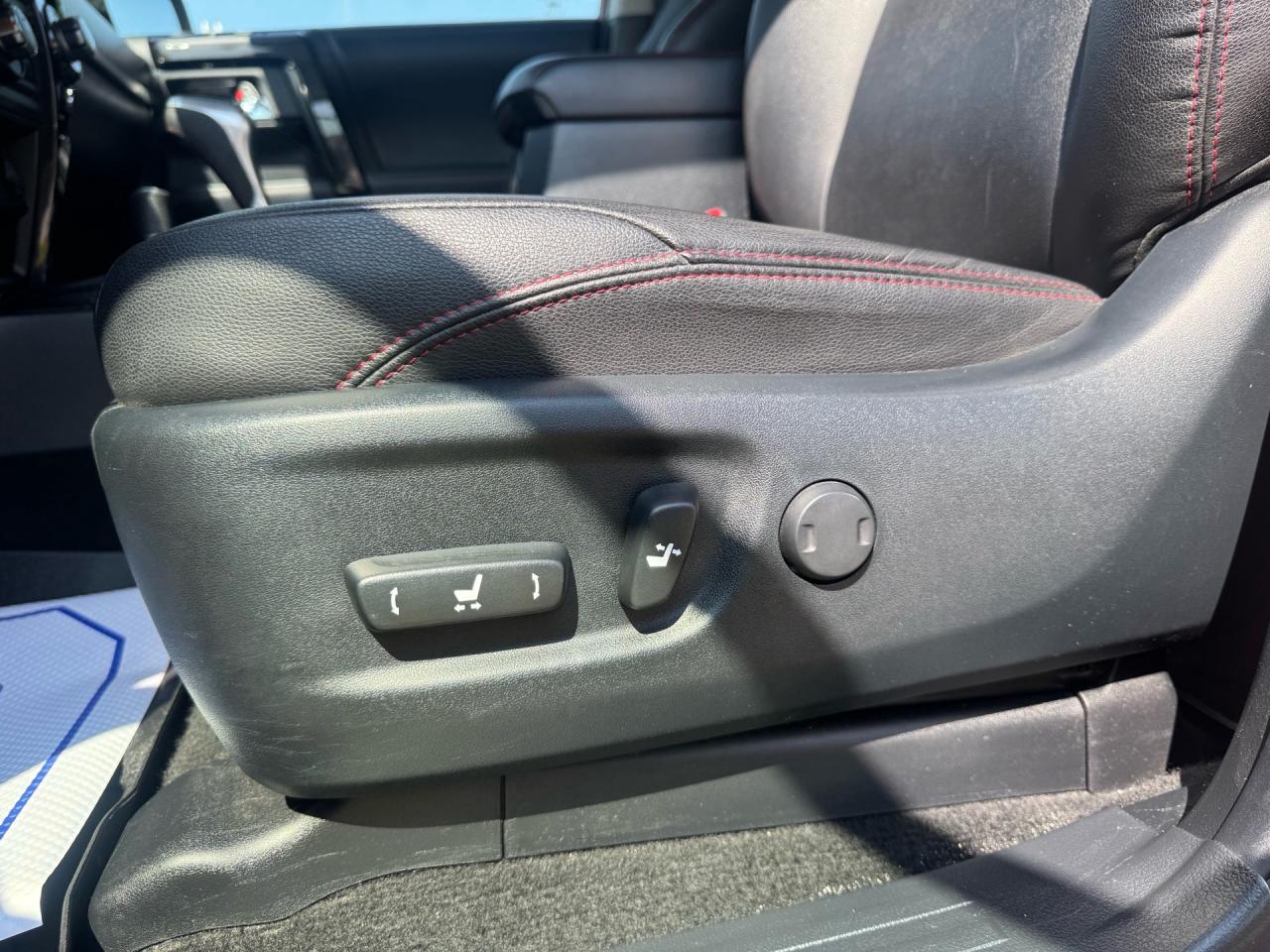 2018 Toyota 4Runner TRD OFF ROAD 4x4 ~ NO ACCIDENTS ~ CERTIFIED Photo