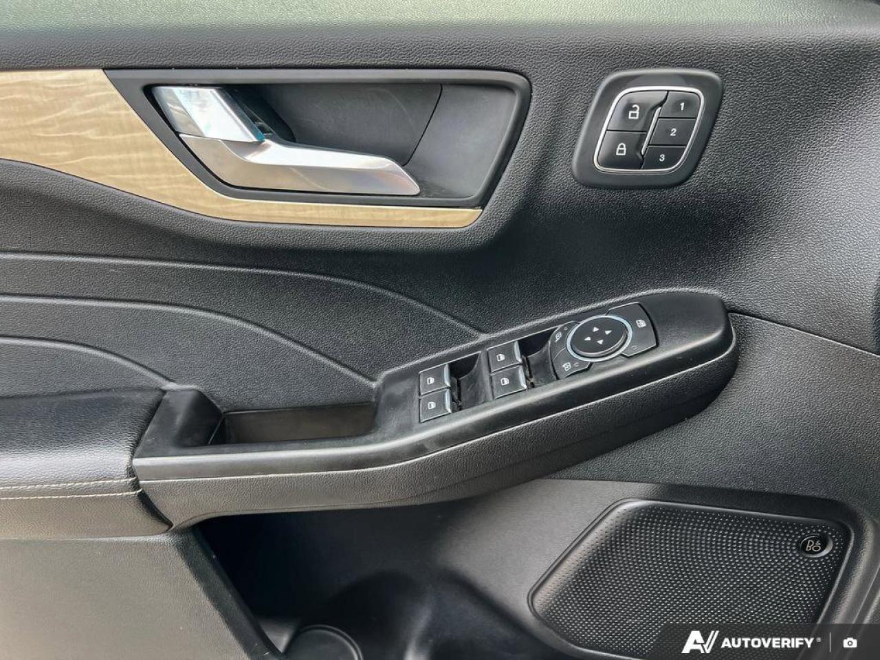 2022 Ford Escape HYBRID   MOONROOF   ELITE PKG Photo