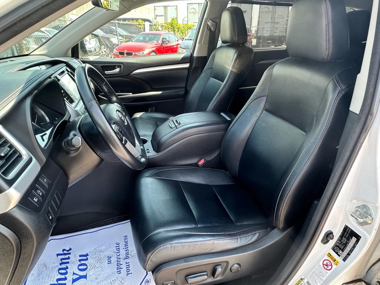 2018 Toyota Highlander XLE ~ 8 PASSENGER ~ NO ACCIDENTS Photo