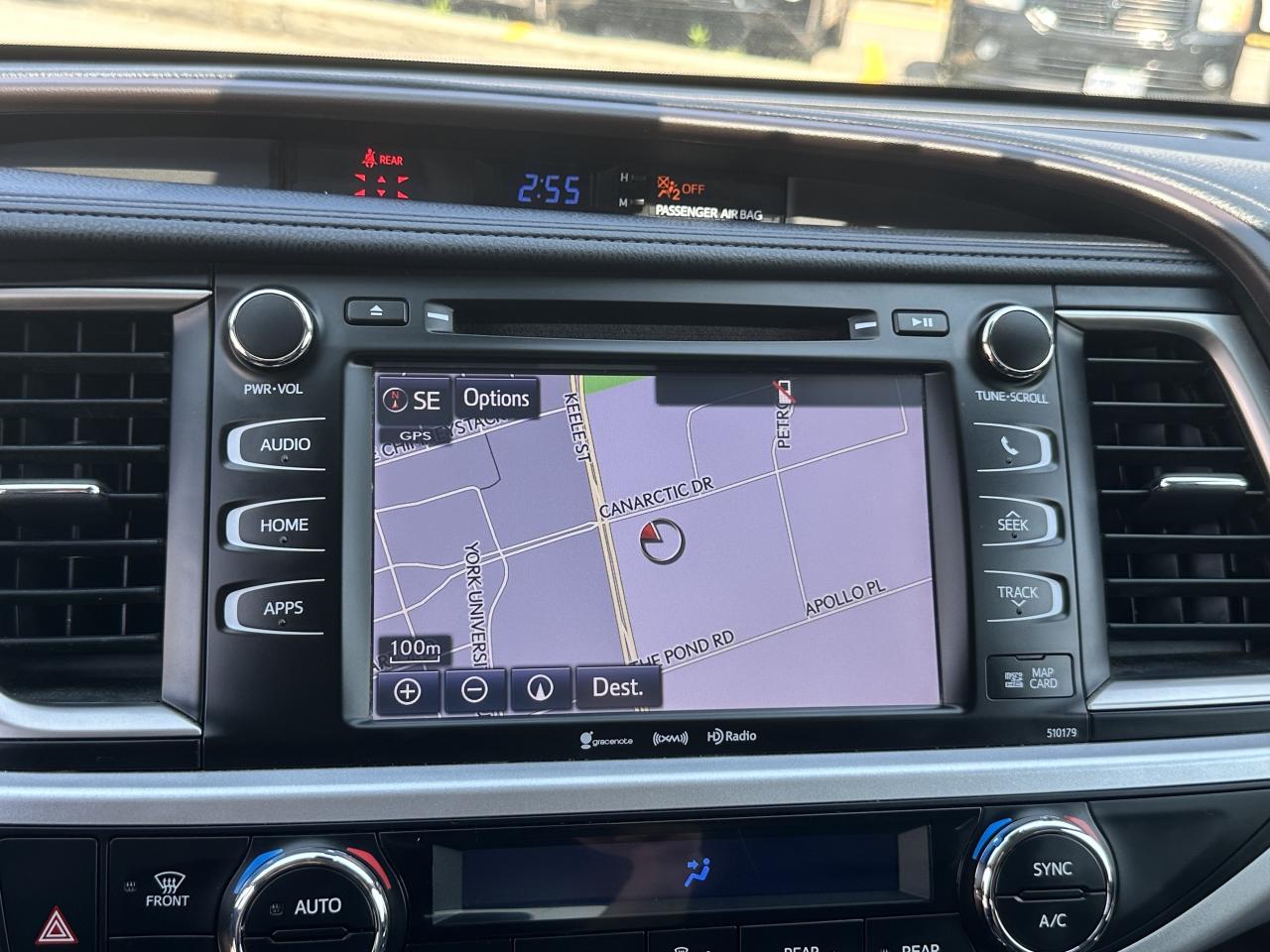 2018 Toyota Highlander XLE ~ 8 PASSENGER ~ NO ACCIDENTS Photo