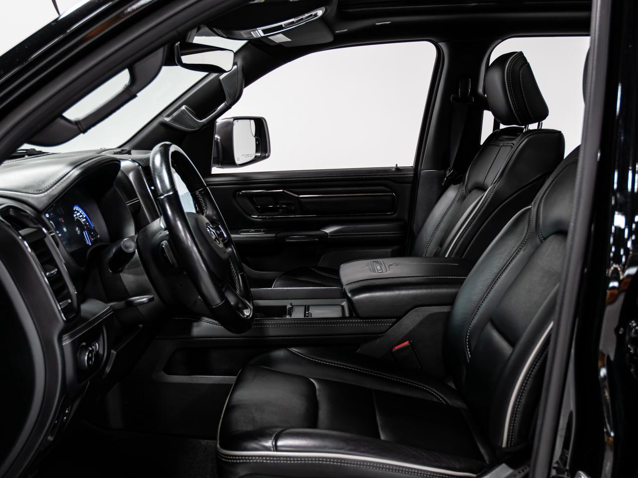 2022 RAM 1500 LIMITED 4x4 CREW CAB 5'7 BOX BLIND SPOTS NAVI Photo