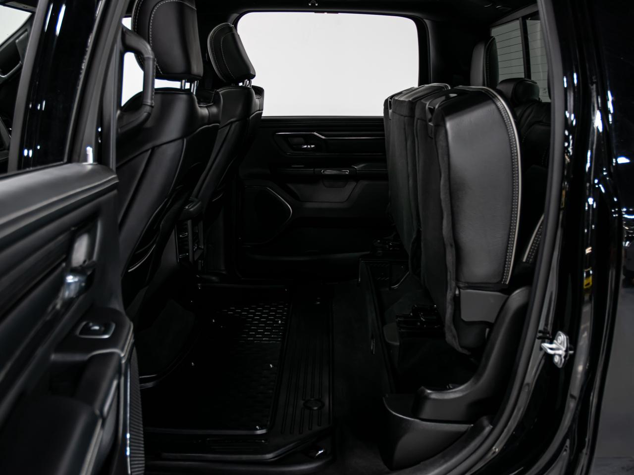 2022 RAM 1500 LIMITED 4x4 CREW CAB 5'7 BOX BLIND SPOTS NAVI Photo