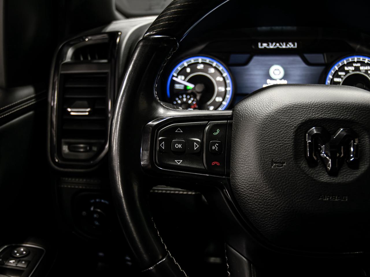 2022 RAM 1500 LIMITED 4x4 CREW CAB 5'7 BOX BLIND SPOTS NAVI Photo