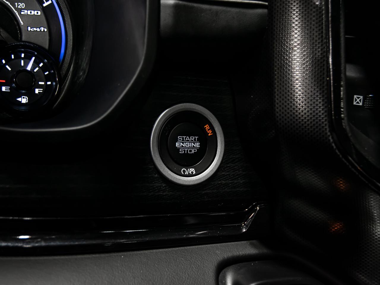 2022 RAM 1500 LIMITED 4x4 CREW CAB 5'7 BOX BLIND SPOTS NAVI Photo