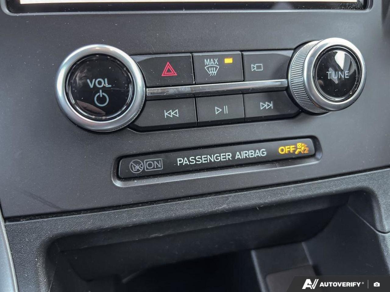 2021 Ford Edge LOW KMS   HTD STEER WHEEL   NAV Photo