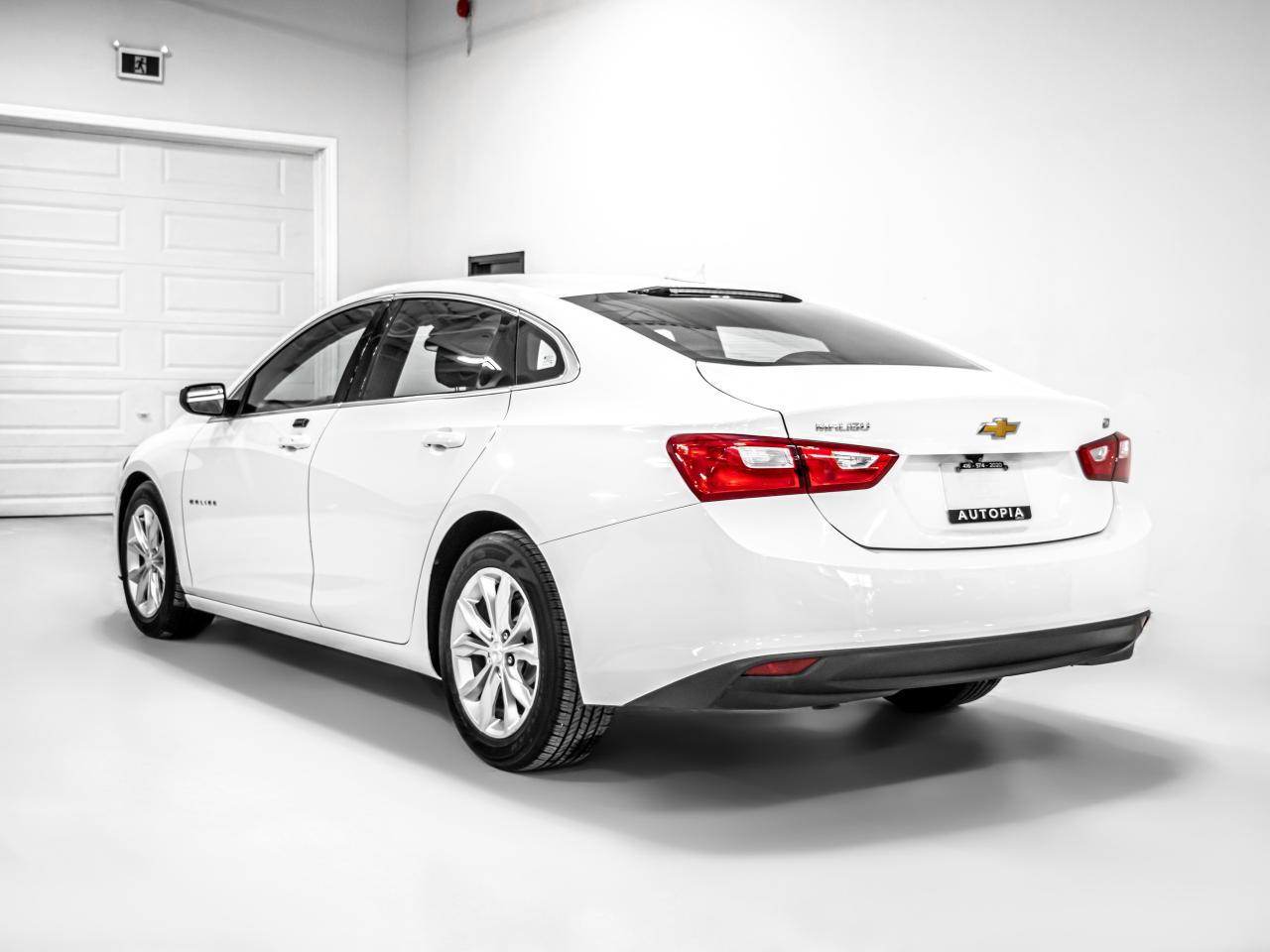 2019 Chevrolet Malibu HYBRID APPLE CARPLAY REAR VIEW CAMERA Photo3