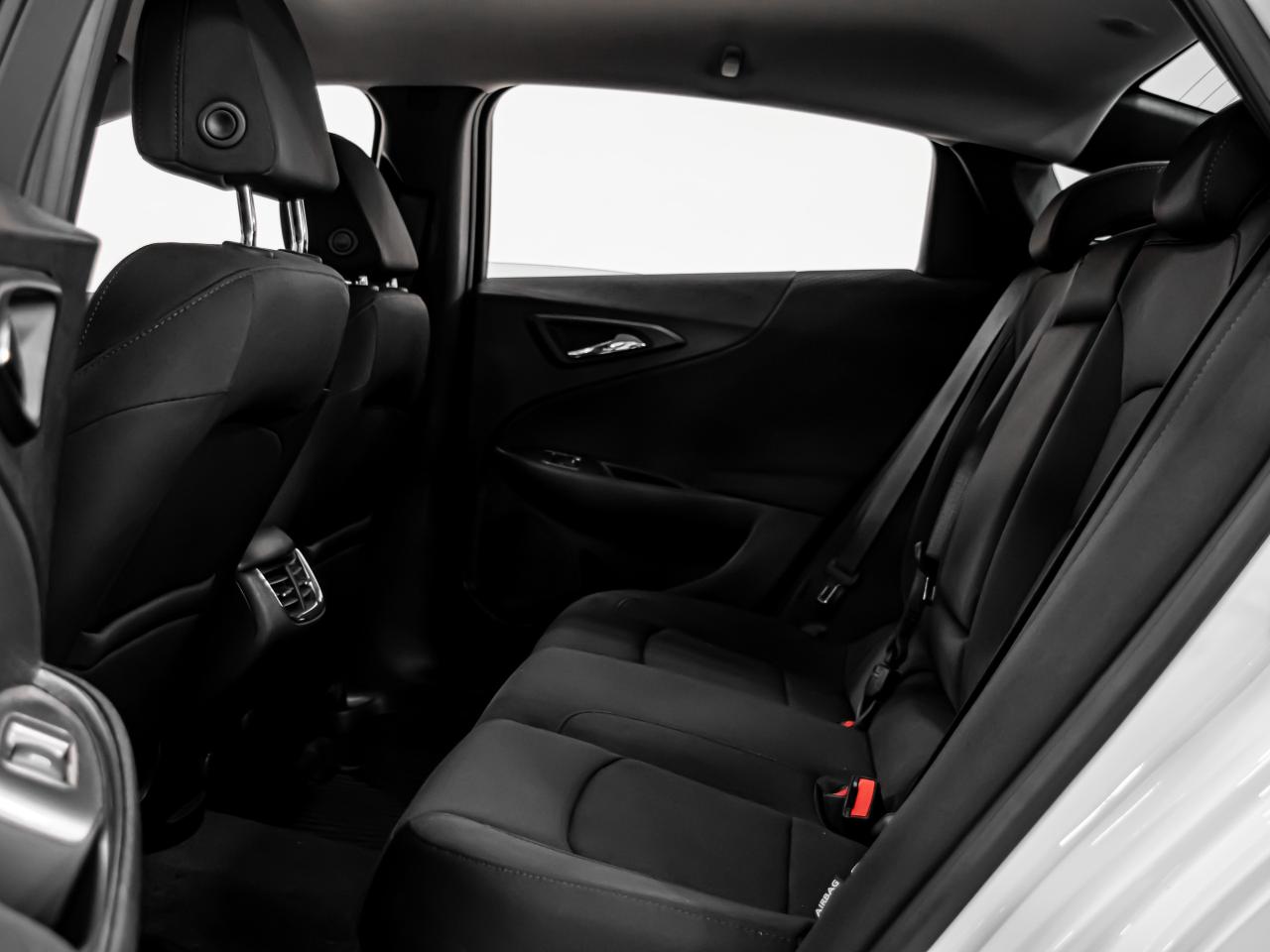 2019 Chevrolet Malibu HYBRID APPLE CARPLAY REAR VIEW CAMERA Photo