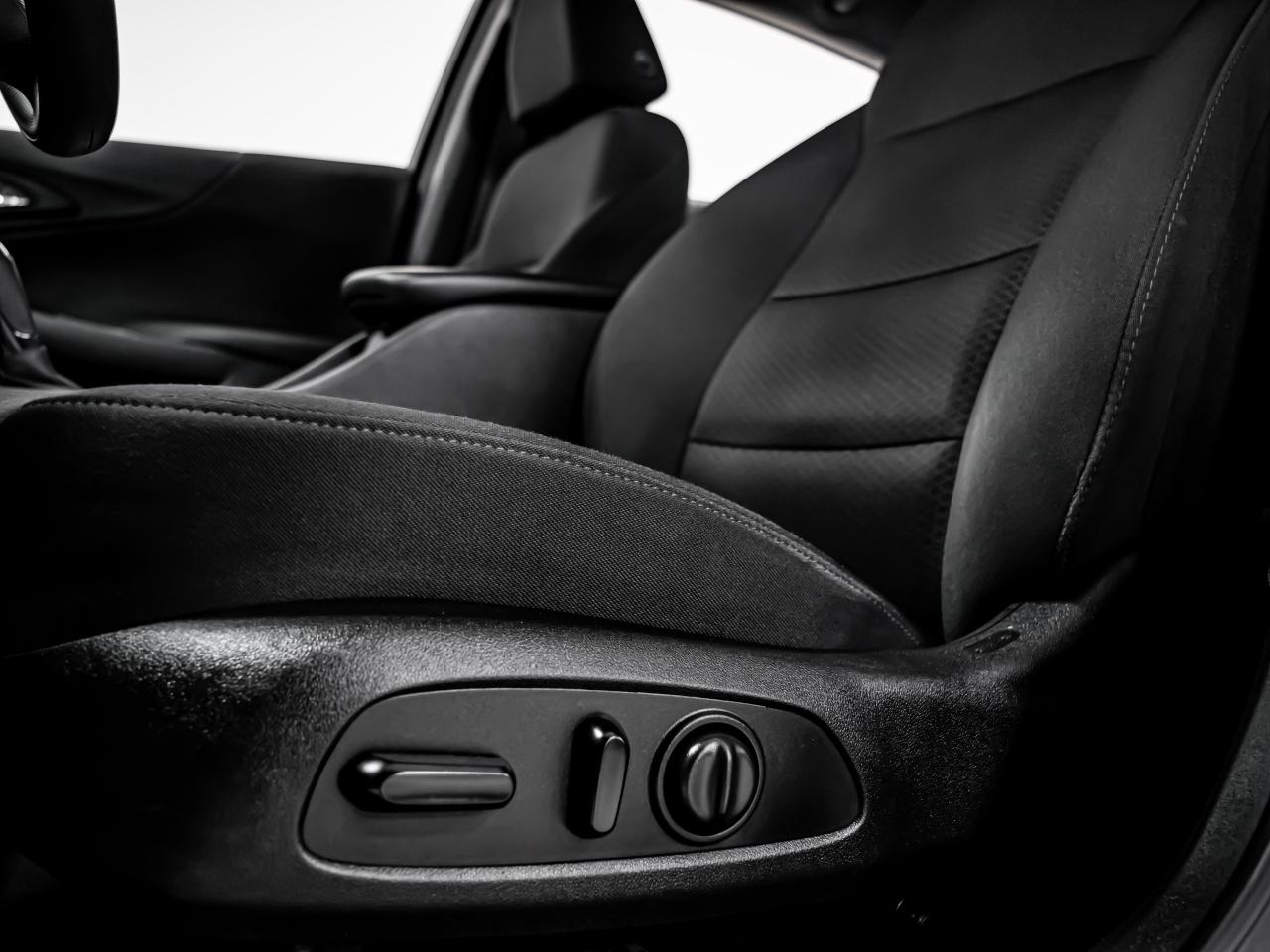 2019 Chevrolet Malibu HYBRID APPLE CARPLAY REAR VIEW CAMERA Photo