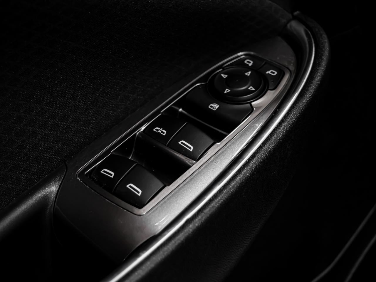 2019 Chevrolet Malibu HYBRID APPLE CARPLAY REAR VIEW CAMERA Photo