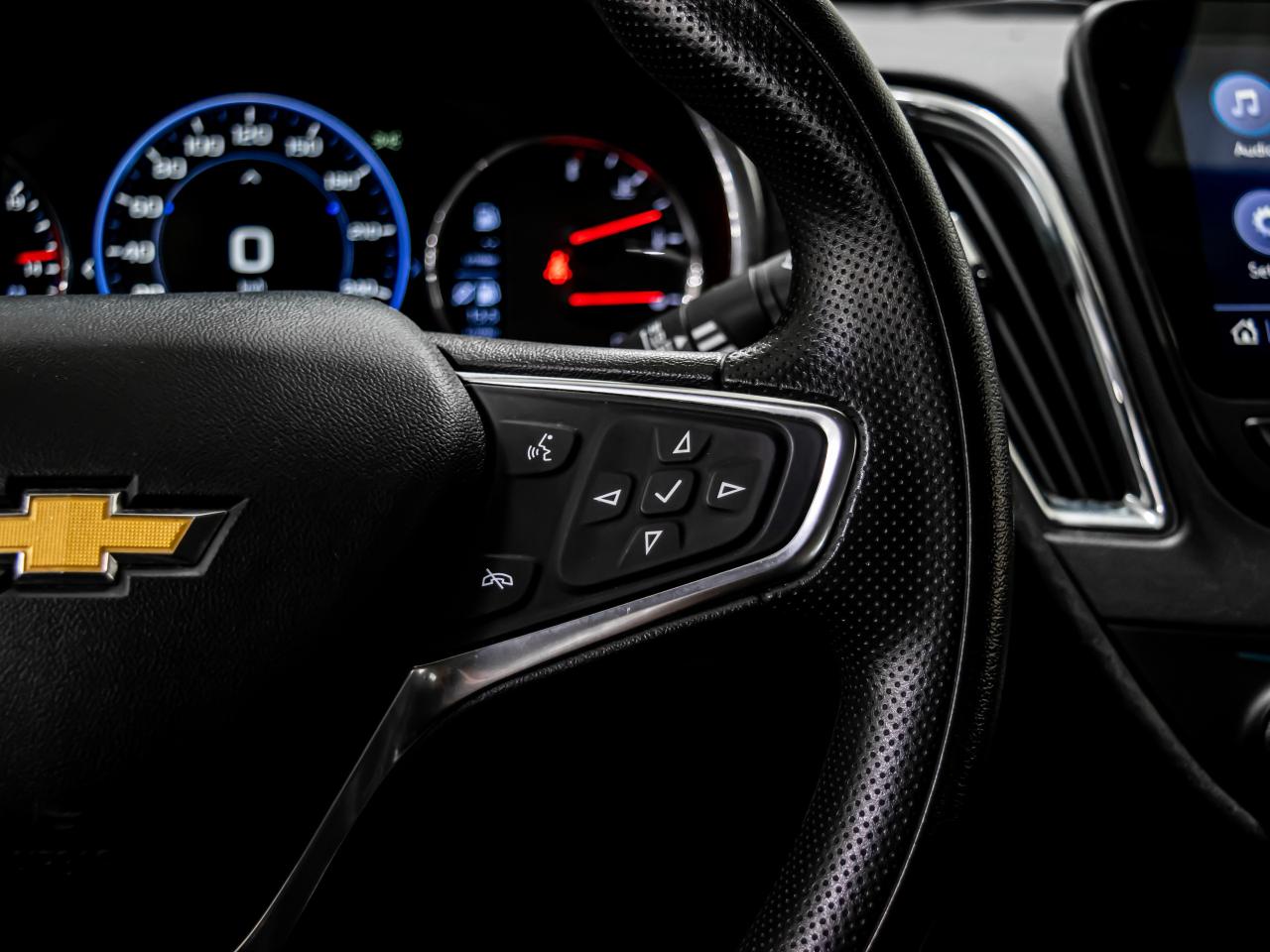 2019 Chevrolet Malibu HYBRID APPLE CARPLAY REAR VIEW CAMERA Photo