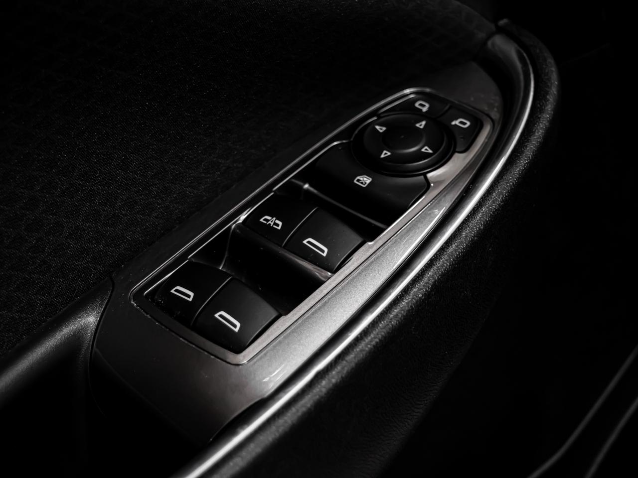 2019 Chevrolet Malibu HYBRID APPLE CARPLAY REAR VIEW CAMERA Photo