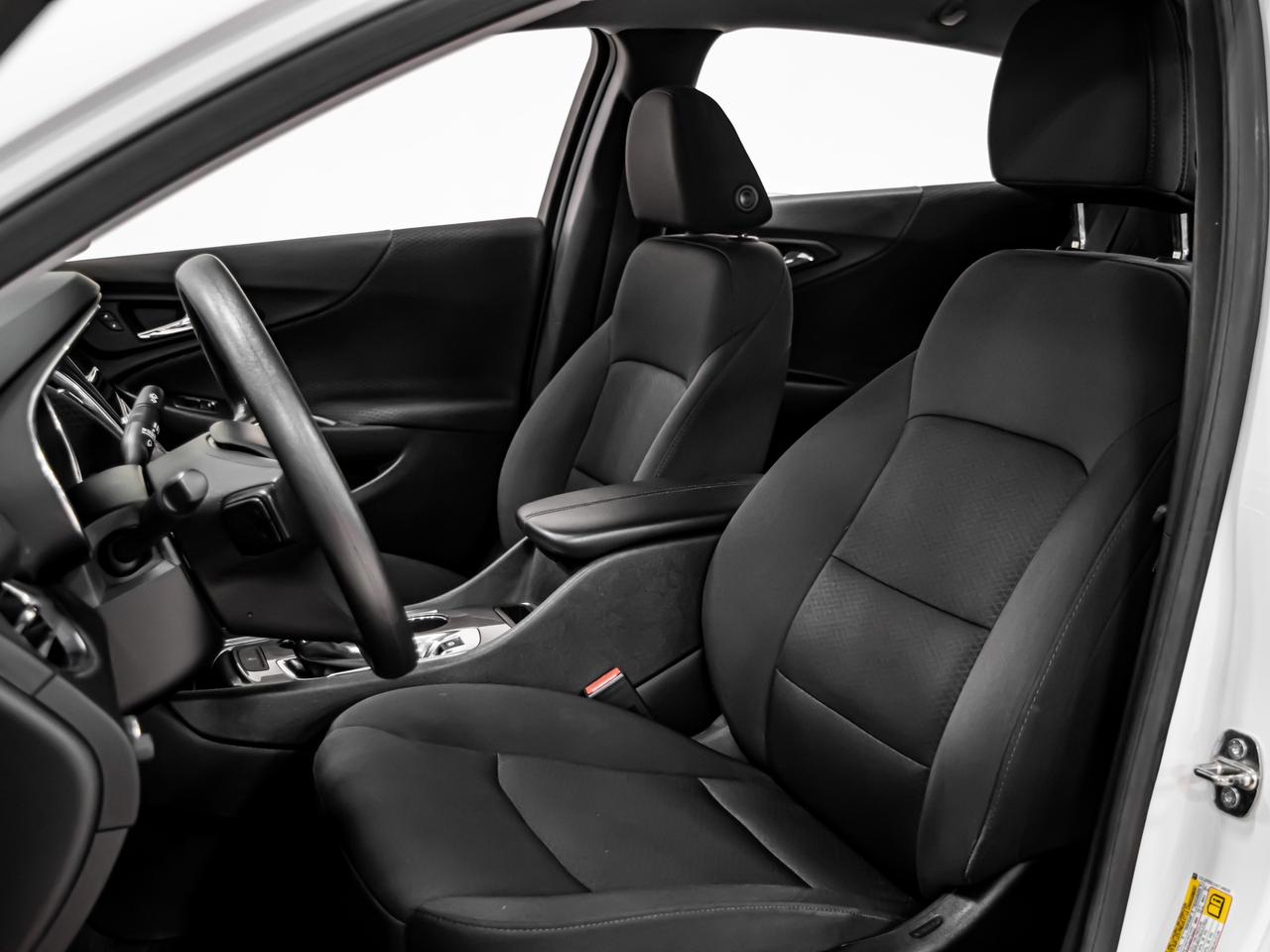 2019 Chevrolet Malibu HYBRID APPLE CARPLAY REAR VIEW CAMERA Photo