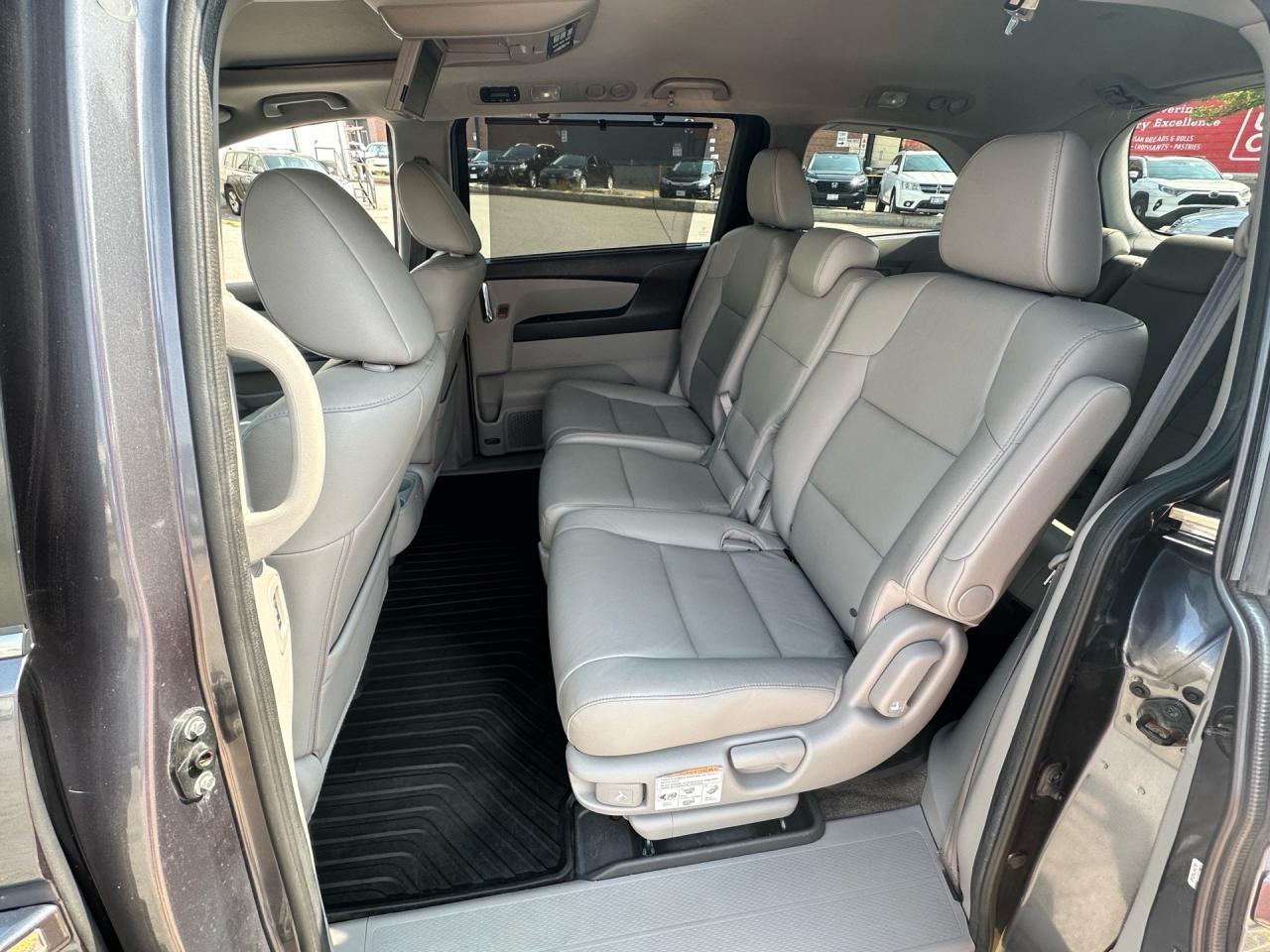 2016 Honda Odyssey EX-L w/RES ~ DVD ~ LEATHER ~ SUNROOF Photo