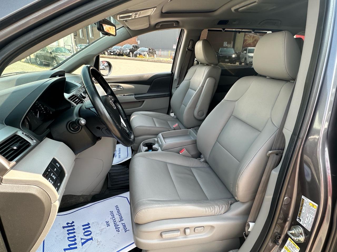 2016 Honda Odyssey EX-L w/RES ~ DVD ~ LEATHER ~ SUNROOF Photo