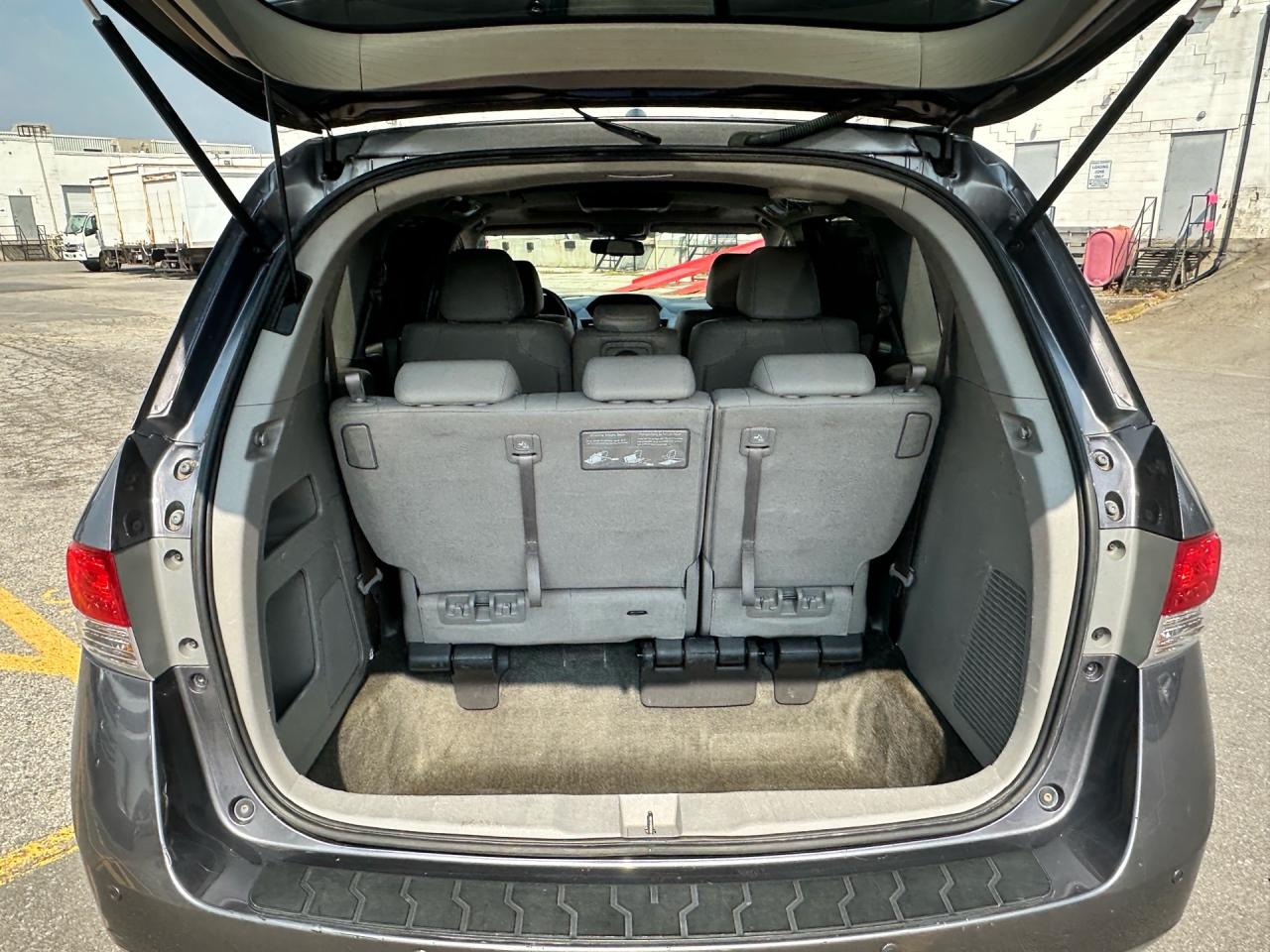 2016 Honda Odyssey EX-L w/RES ~ DVD ~ LEATHER ~ SUNROOF Photo