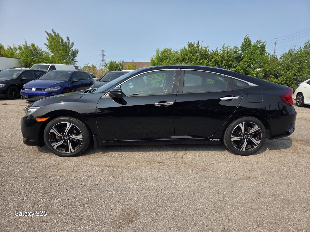2017 Honda Civic TOURING LEATHER NAVI ROOF ALLOYS CLEAN $14,988.00 Photo3