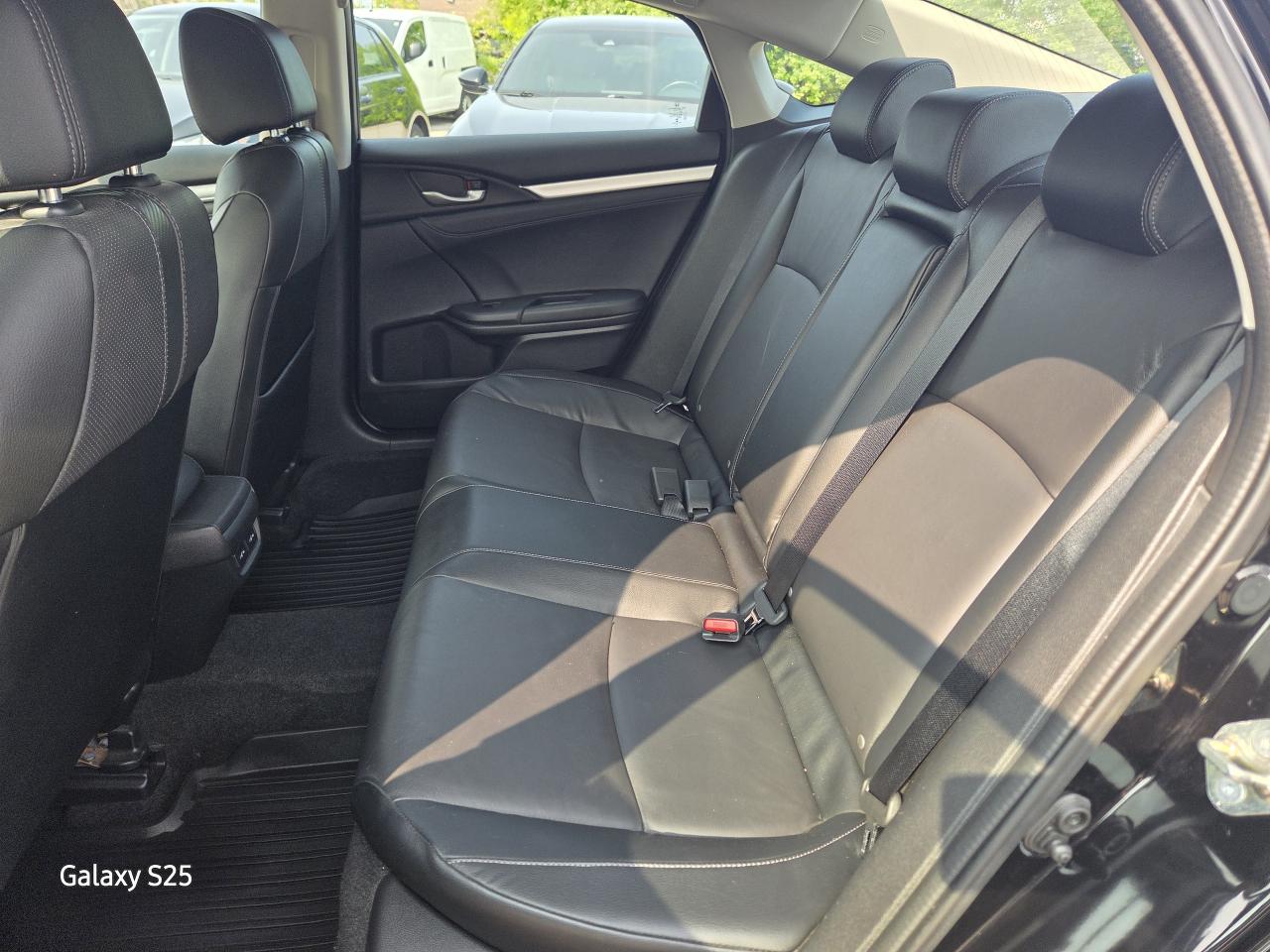 2017 Honda Civic TOURING LEATHER NAVI ROOF ALLOYS CLEAN $14,988.00 Photo