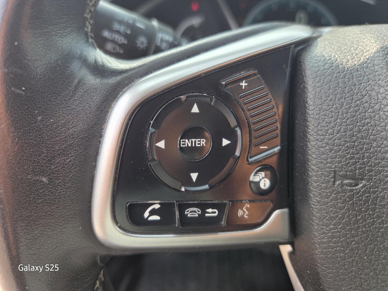 2017 Honda Civic TOURING LEATHER NAVI ROOF ALLOYS CLEAN $14,988.00 Photo