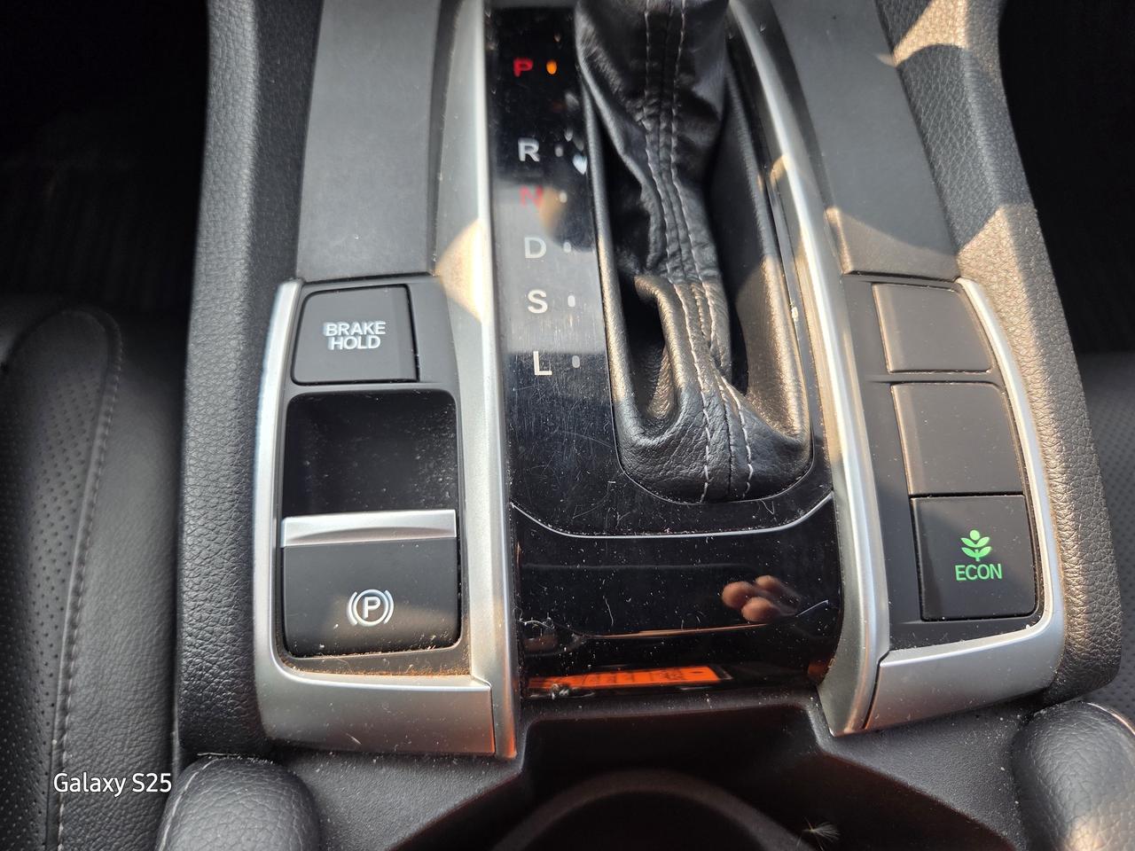 2017 Honda Civic TOURING LEATHER NAVI ROOF ALLOYS CLEAN $13,988.00 Photo