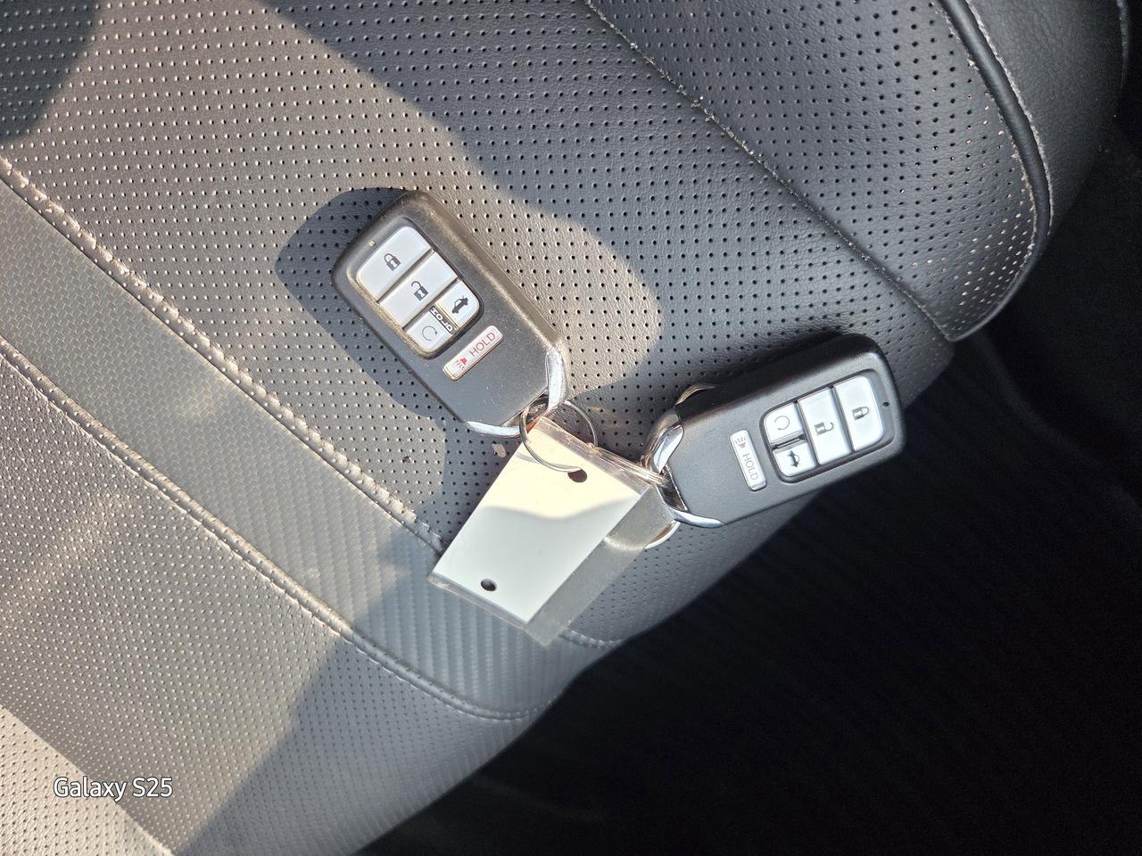 2017 Honda Civic TOURING LEATHER NAVI ROOF ALLOYS CLEAN $13,988.00 Photo