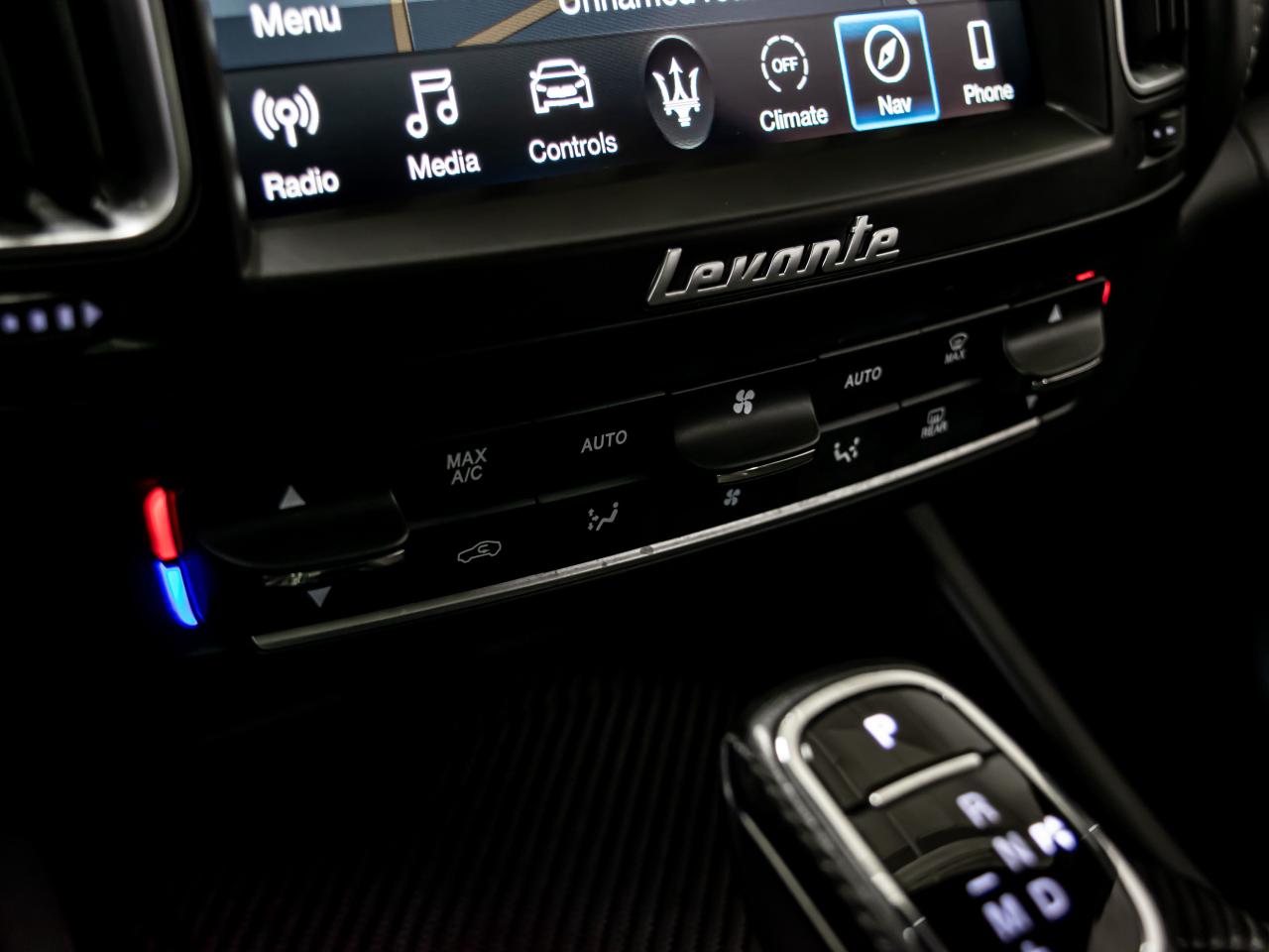 2019 Maserati Levante S GRANSPORT 3.0L BLIND SPOTS LOW KMS NAVI REAR CAM Photo