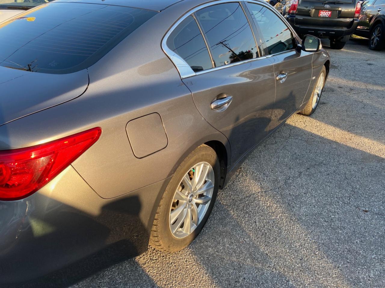 2016 Infiniti Q50 4dr Sdn 2.0t Photo3