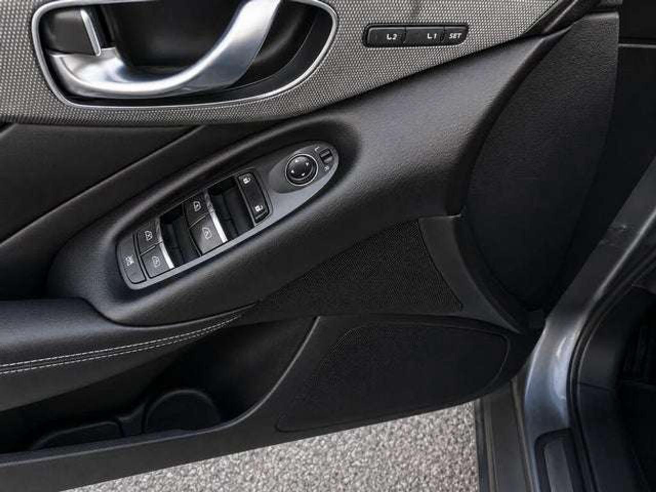 2016 Infiniti Q50 Premium Photo