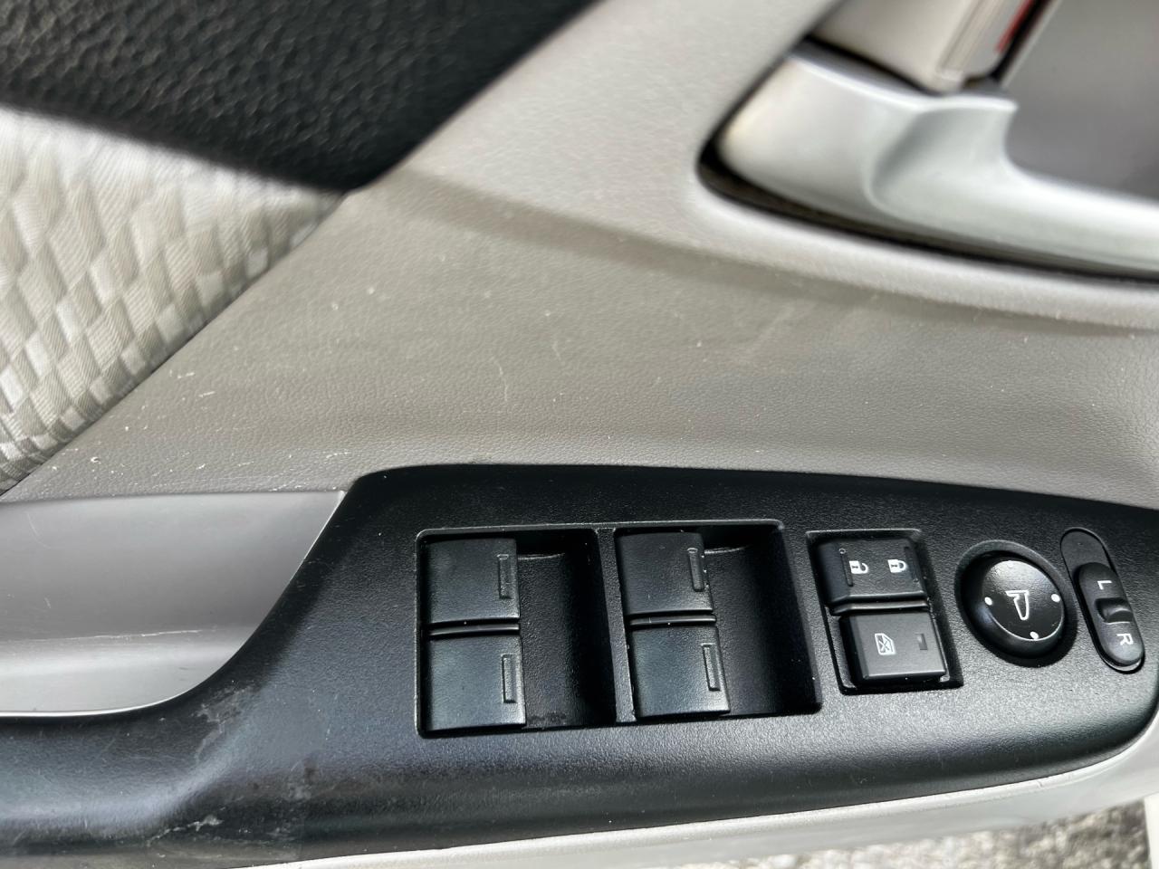 2015 Honda Civic 4dr Auto LX Photo