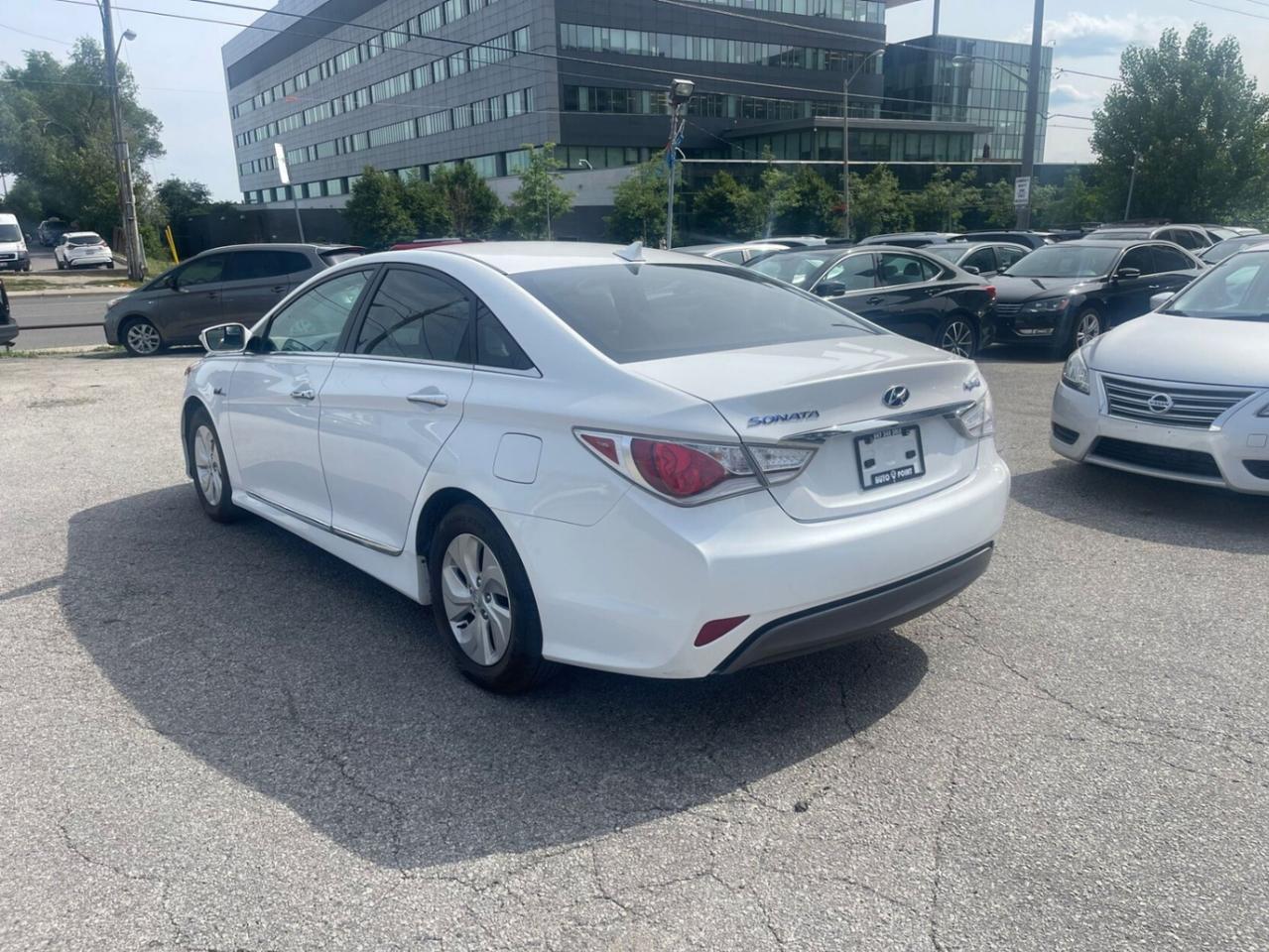 2015 Hyundai Sonata Hybrid 4dr Sdn Photo2