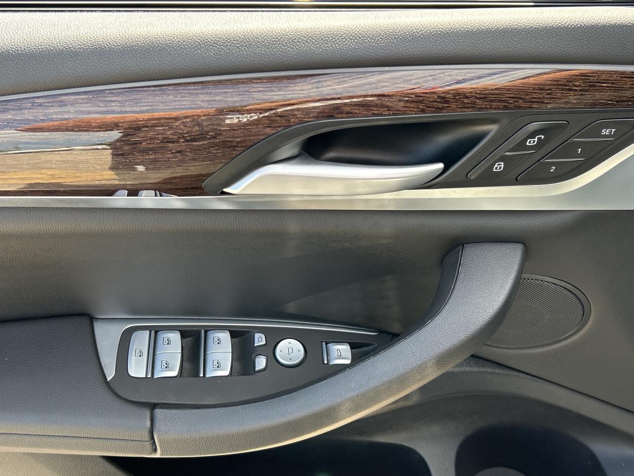 2025 BMW X4 HEADS UP DISPLAY, CARPLAY, PANOROOF,AMBIENT LIGHTS Photo