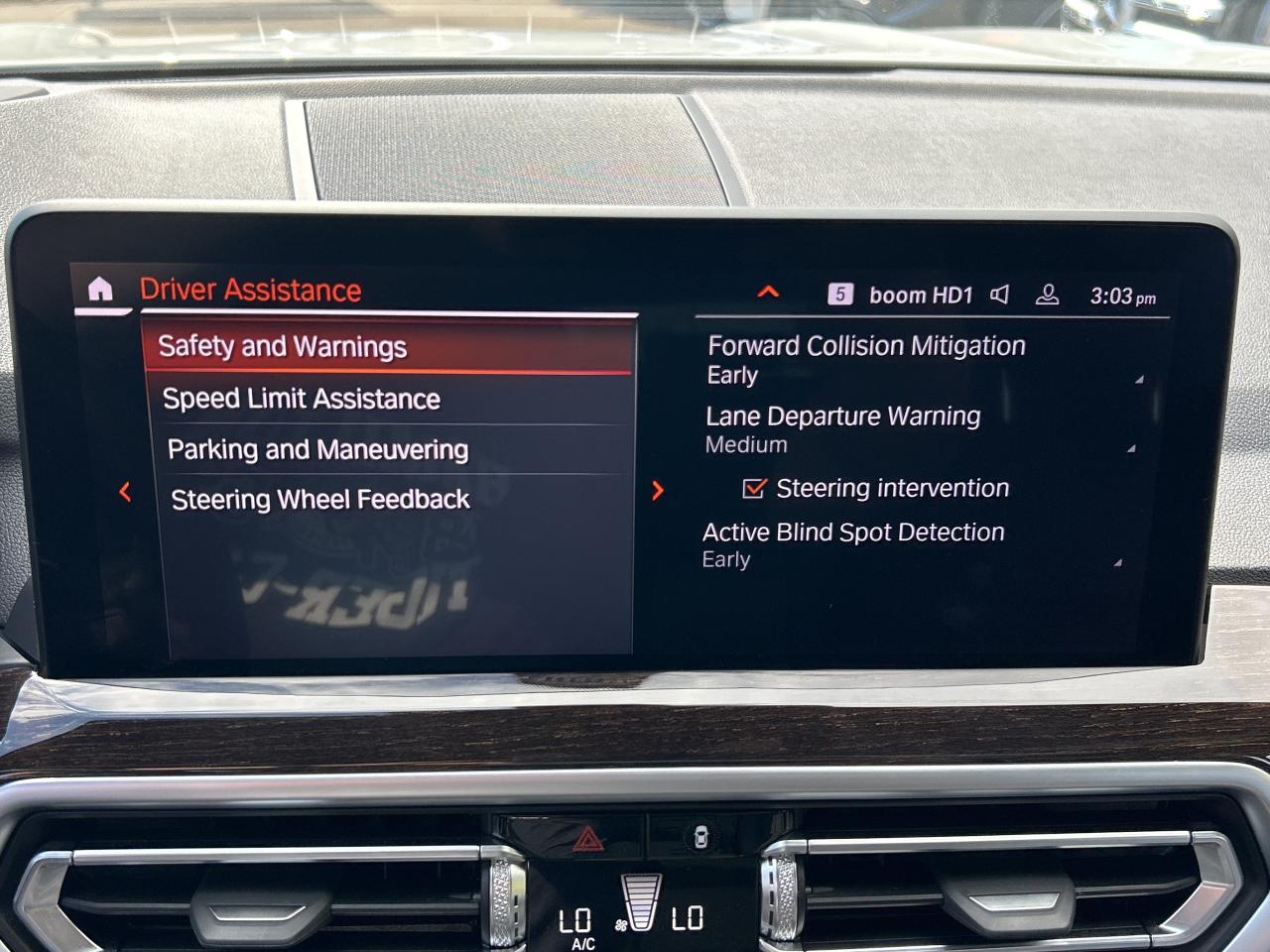 2025 BMW X4 HEADS UP DISPLAY, CARPLAY, PANOROOF,AMBIENT LIGHTS Photo