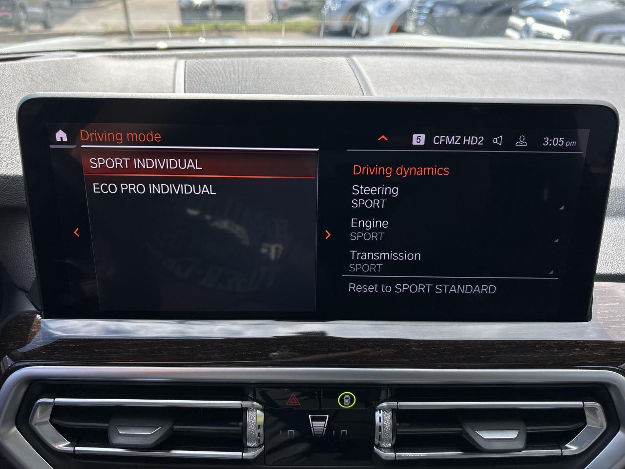 2025 BMW X4 HEADS UP DISPLAY, CARPLAY, PANOROOF,AMBIENT LIGHTS Photo