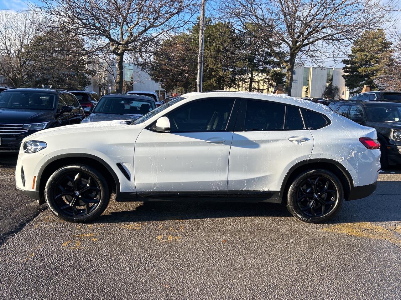 2025 BMW X4 HEADS UP DISPLAY, CARPLAY, PANOROOF,AMBIENT LIGHTS Photo