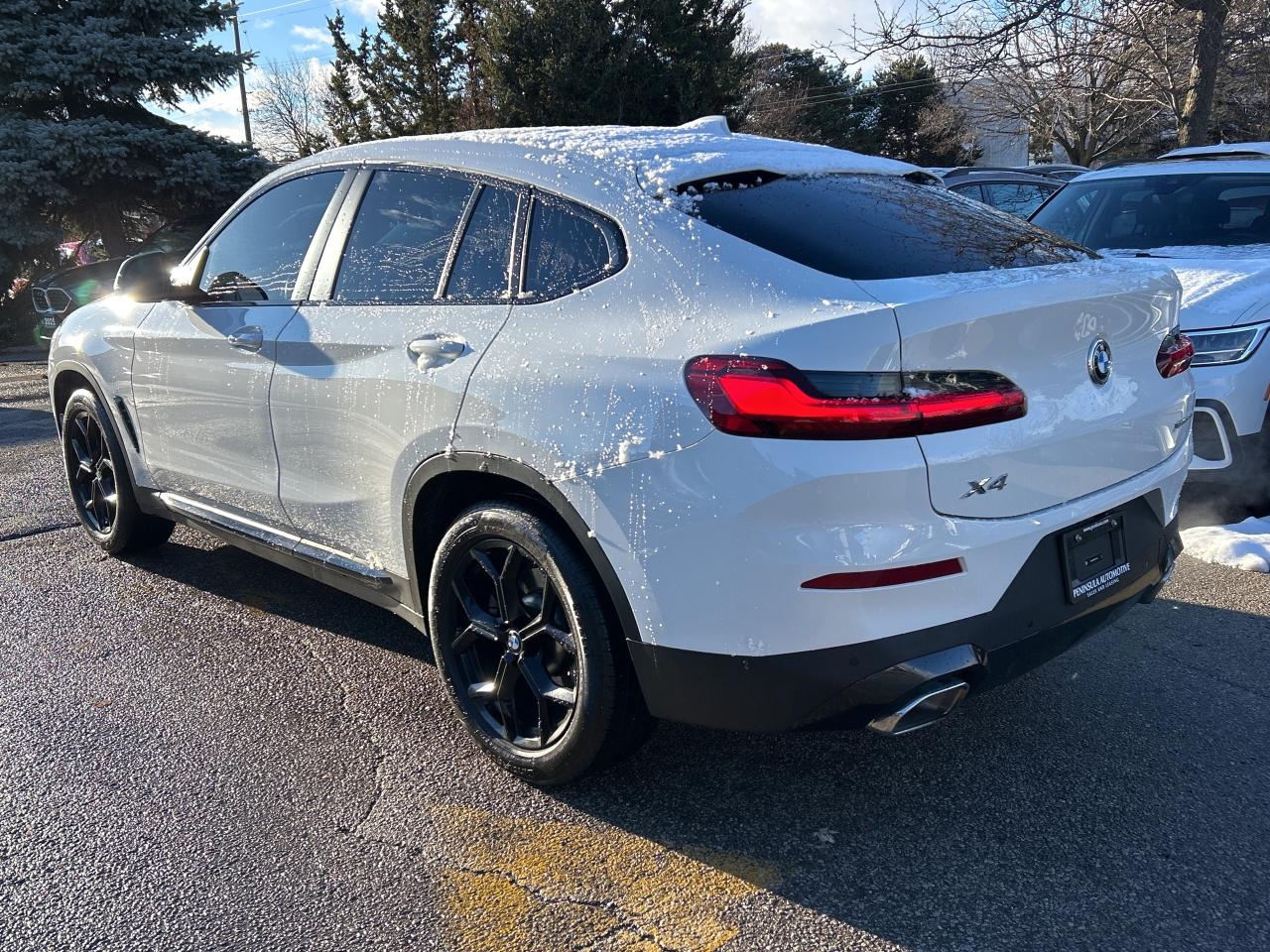 2025 BMW X4 HEADS UP DISPLAY, CARPLAY, PANOROOF,AMBIENT LIGHTS Photo