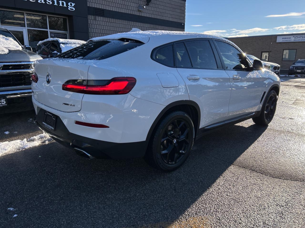 2025 BMW X4 HEADS UP DISPLAY, CARPLAY, PANOROOF,AMBIENT LIGHTS Photo