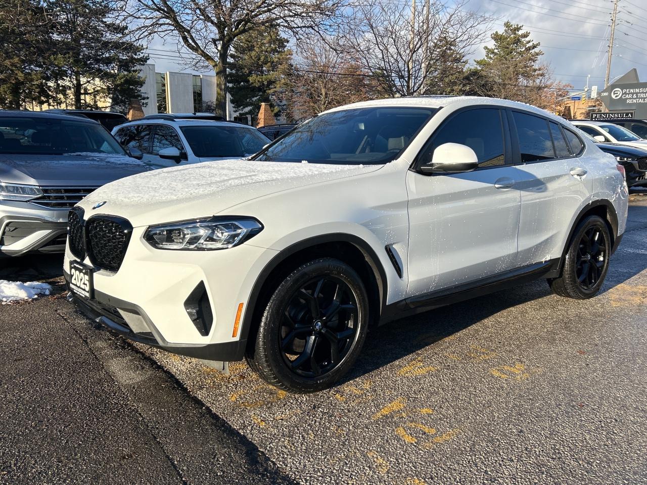 2025 BMW X4 HEADS UP DISPLAY, CARPLAY, PANOROOF,AMBIENT LIGHTS Photo